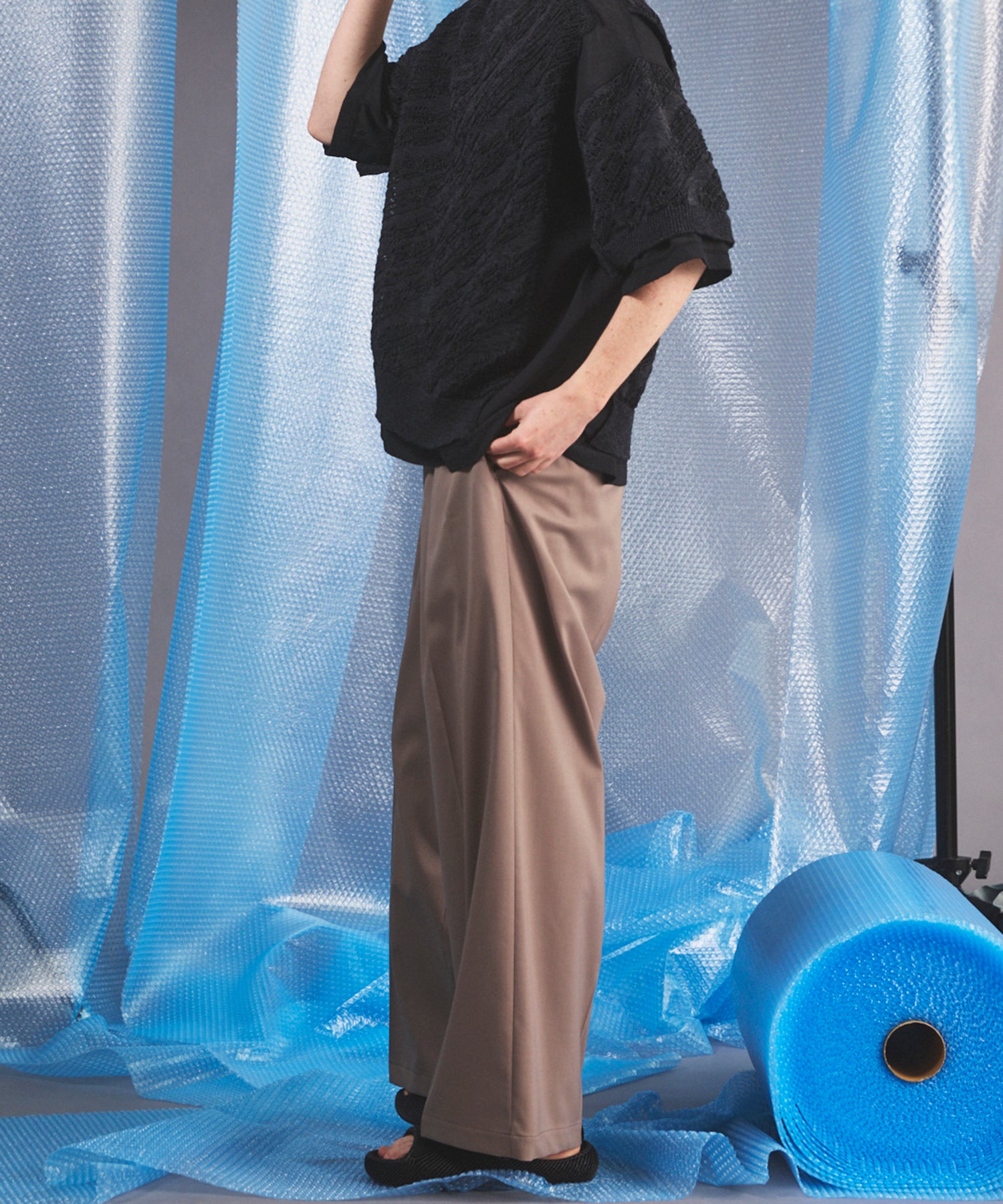 NISHIKAWA KEORI Wool Mix Gabardine Continuous Tow-Tuck Wide Pants