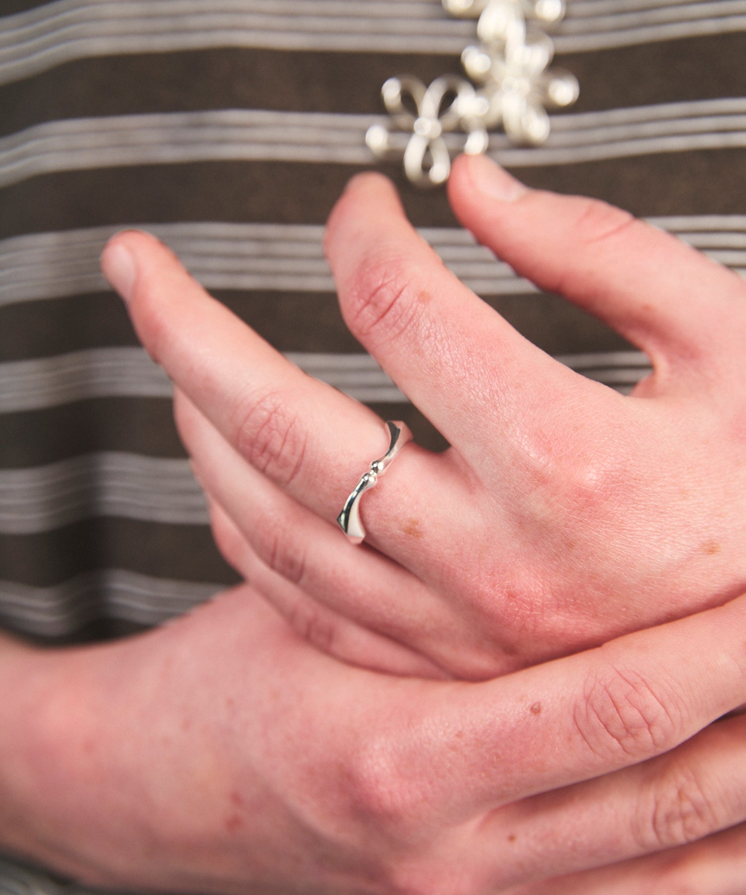 【26SS PRE-ORDER】F-hole Motif Three-Link Ring