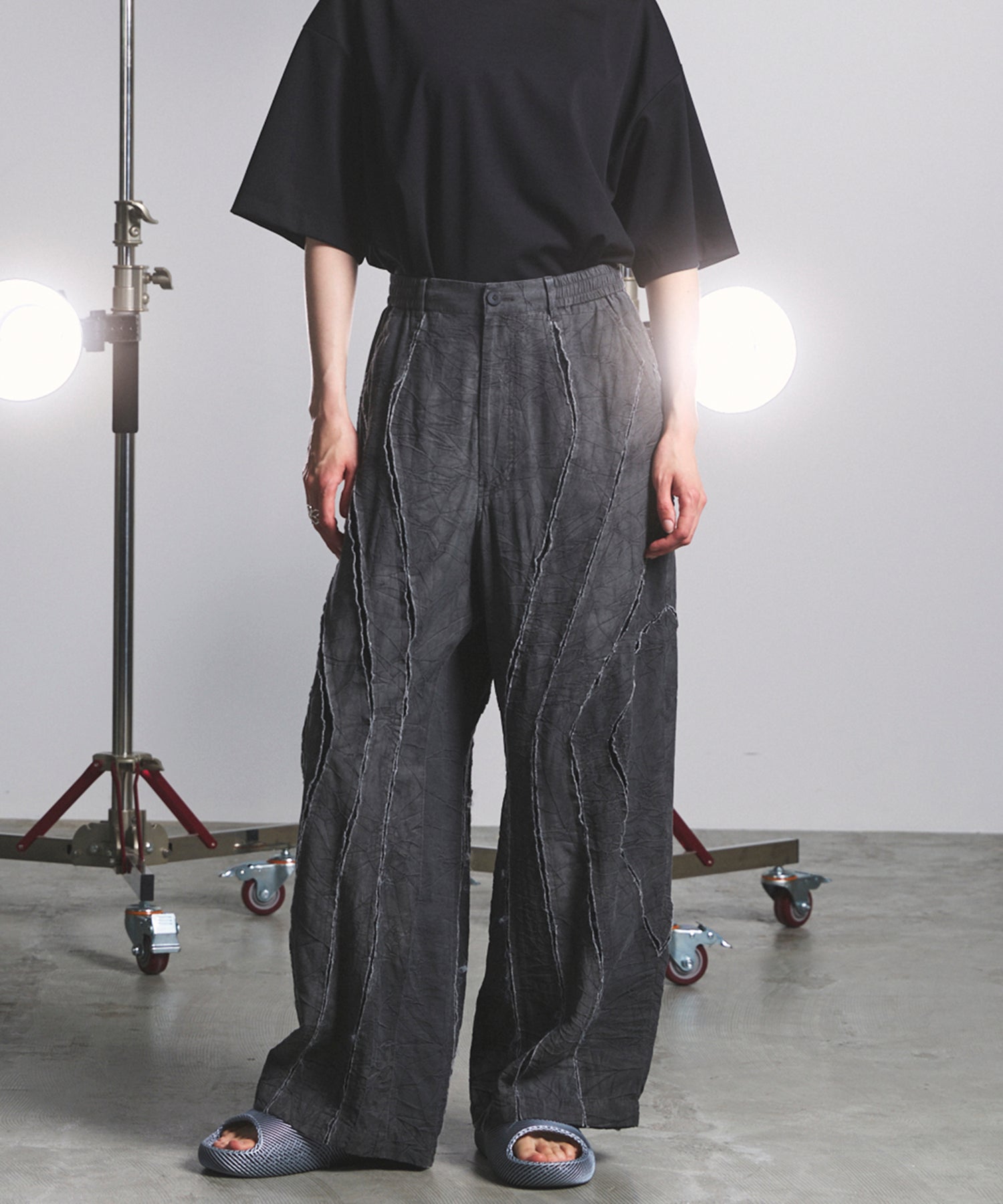 [26SS PRE-ORDER] Airy Striped Gabardine Prime-Wide Two-tuck Pants