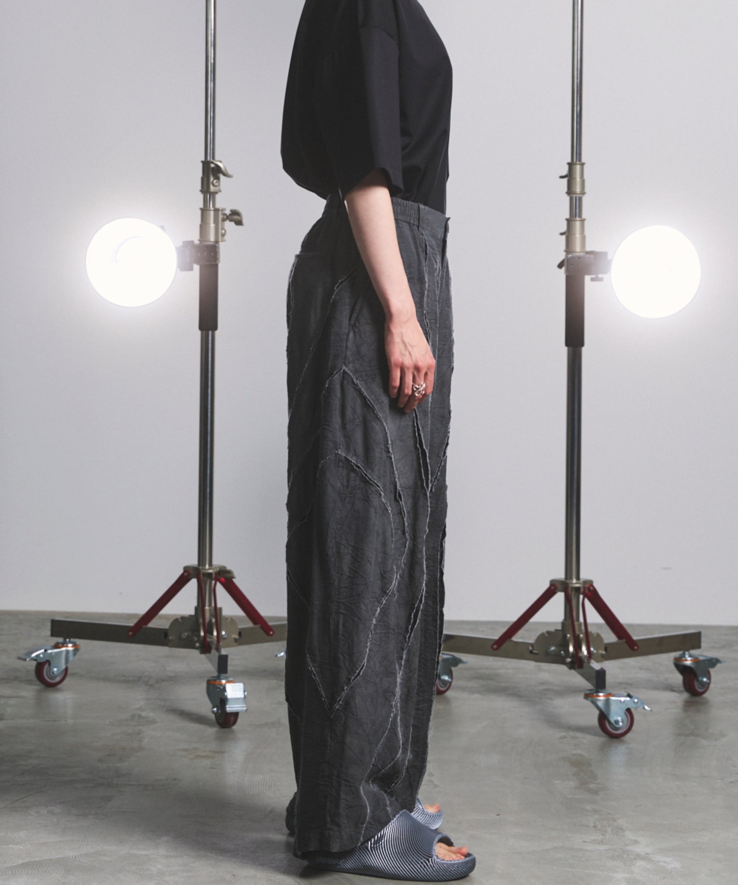 [26SS PRE-ORDER] Airy Striped Gabardine Prime-Wide Two-tuck Pants