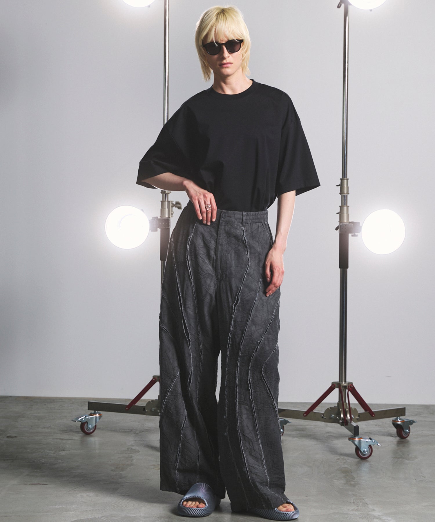 [26SS PRE-ORDER] Airy Striped Gabardine Prime-Wide Two-tuck Pants