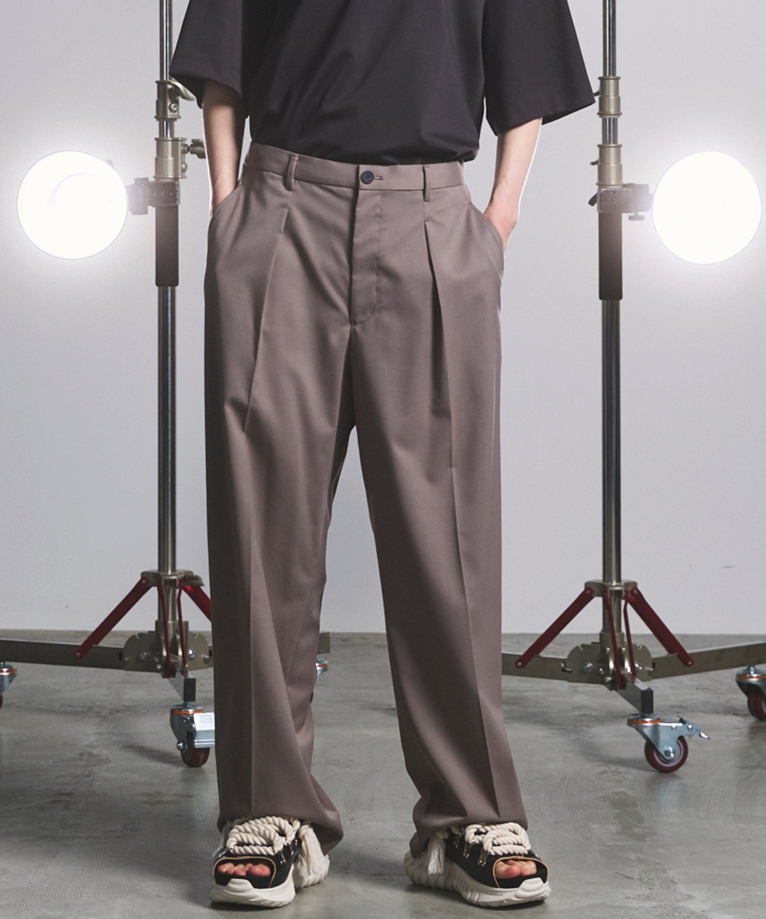 NISHIKAWA KEORI Wool Mix Gabardine Prime Wide One-Tuck Wide Pants