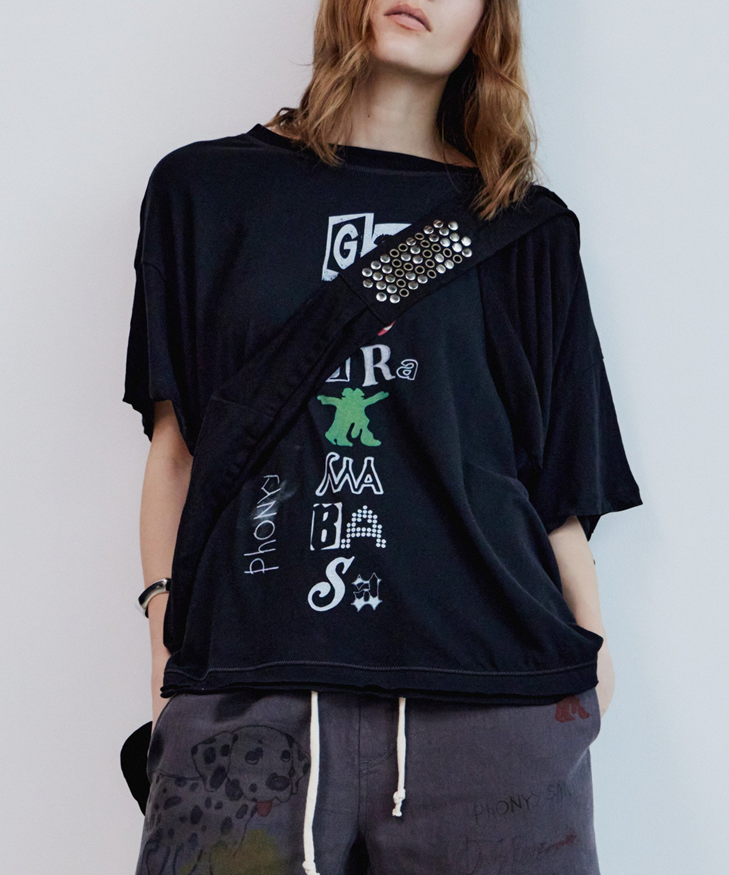 【OPEN YY】SCOOP NECK PHONETIC TEE