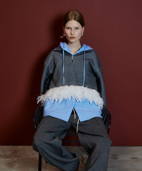 【26AUTUMN PRE-ORDER】Feather Hem Half-Zip Top