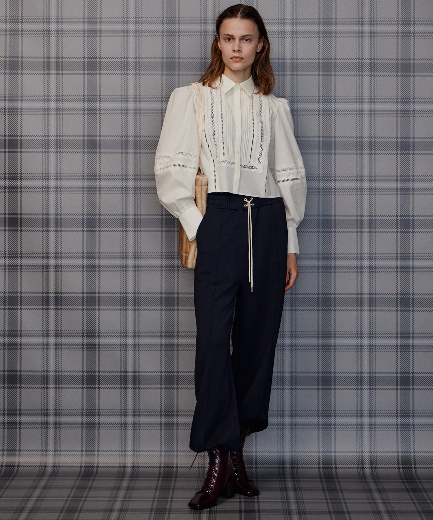 【26AUTUMN PRE-ORDER】Pintuck Lace Blouse