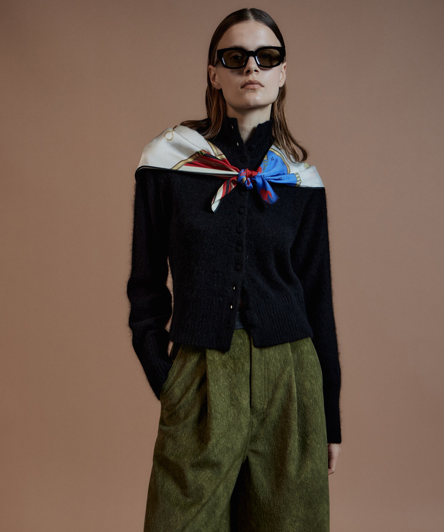 【26AUTUMN PRE-ORDER】Raccoon Blend Stand Collar Cardigan