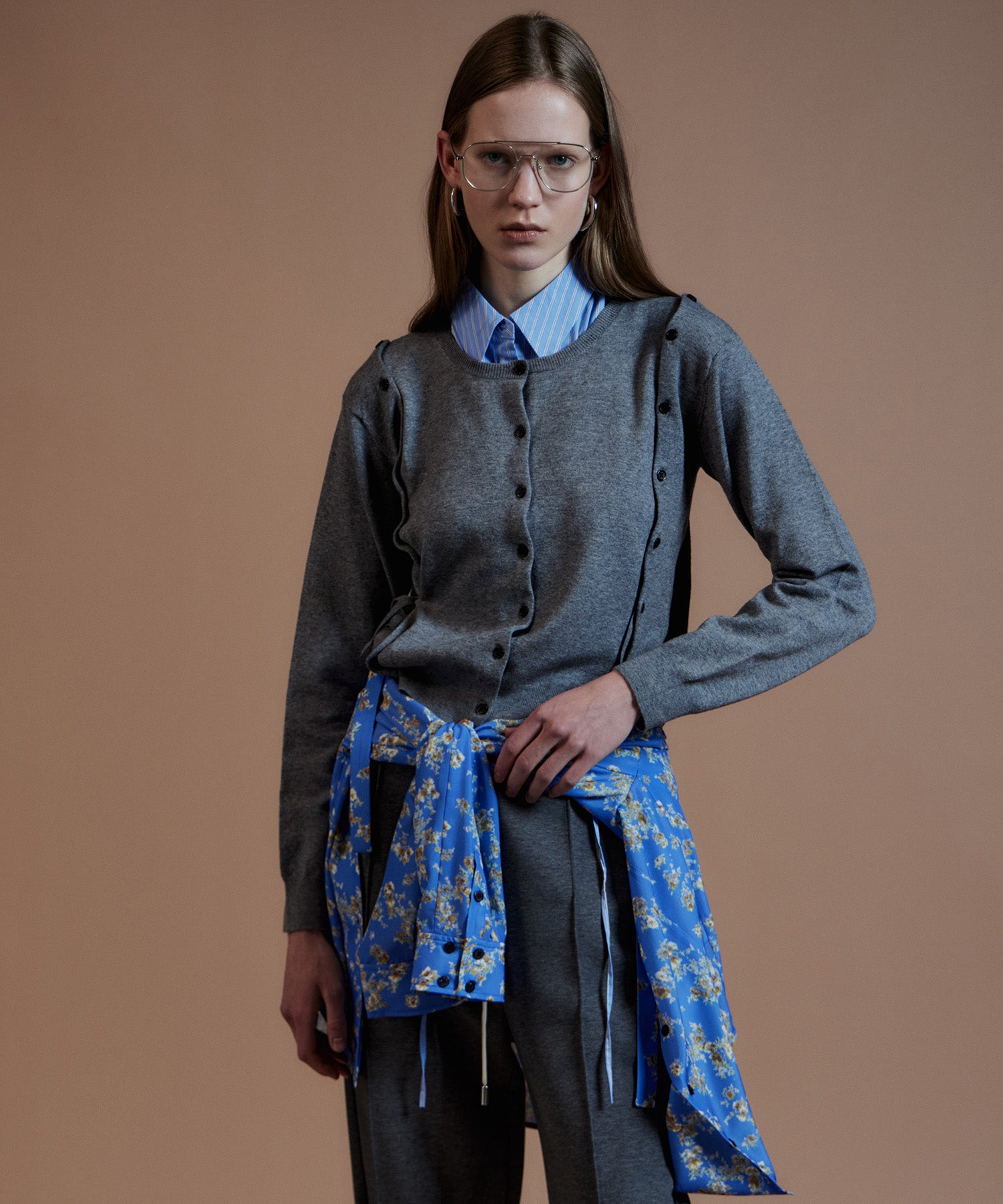 【26AUTUMN PRE-ORDER】Bow-Tie Crew Cardigan