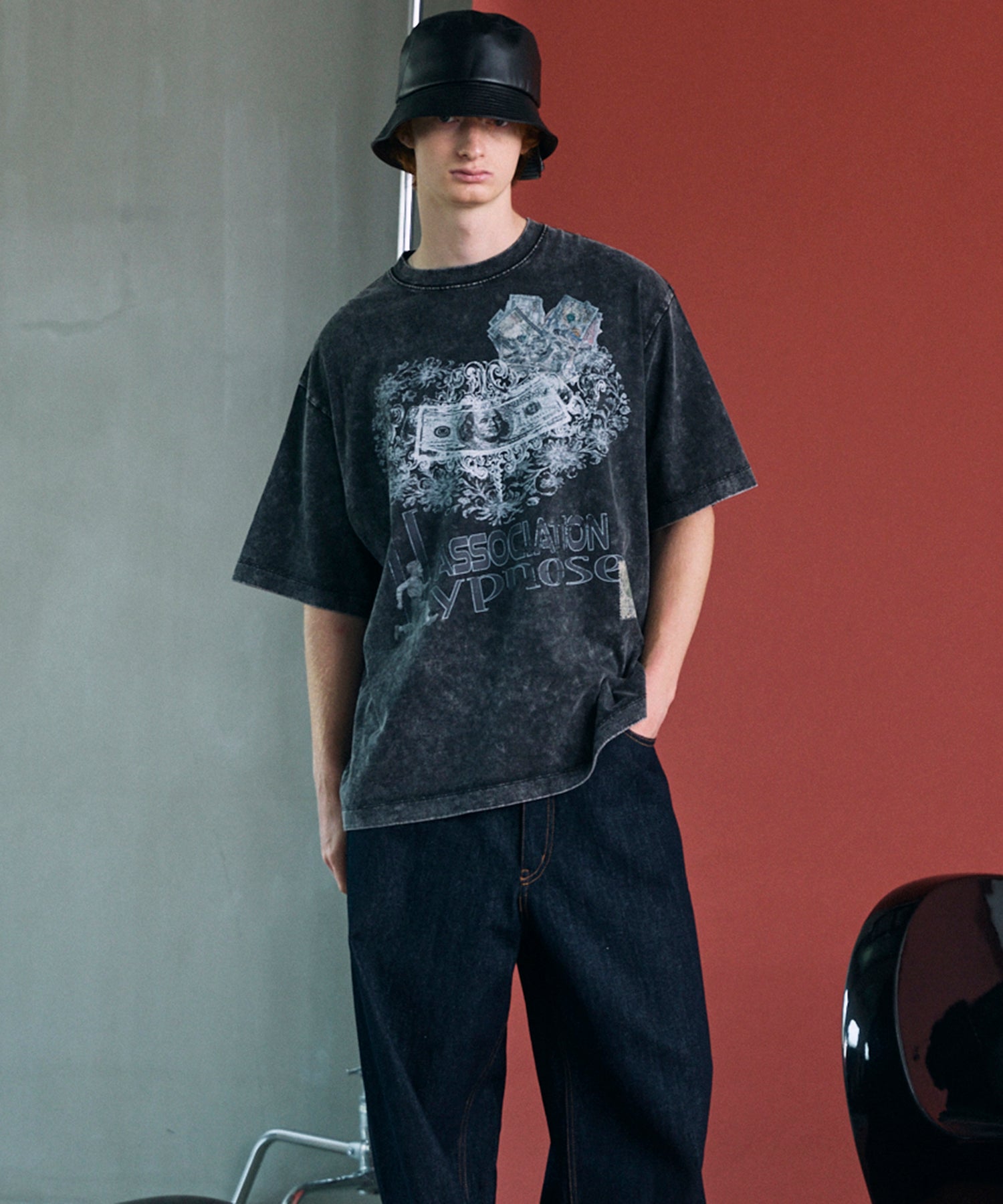[26SS 预购] [Hypnose Association for MAISON SPECIAL] “MONEY” Prime-Over 褪色圆领图案 T 恤