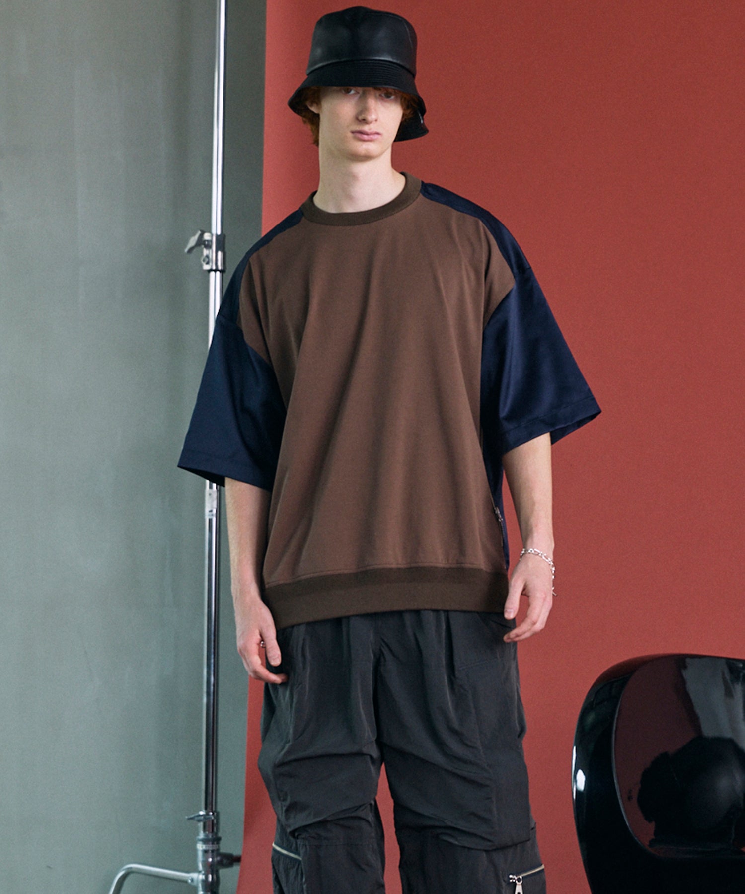 Different Material Docking Prime-Over Side Zip T-Shirt