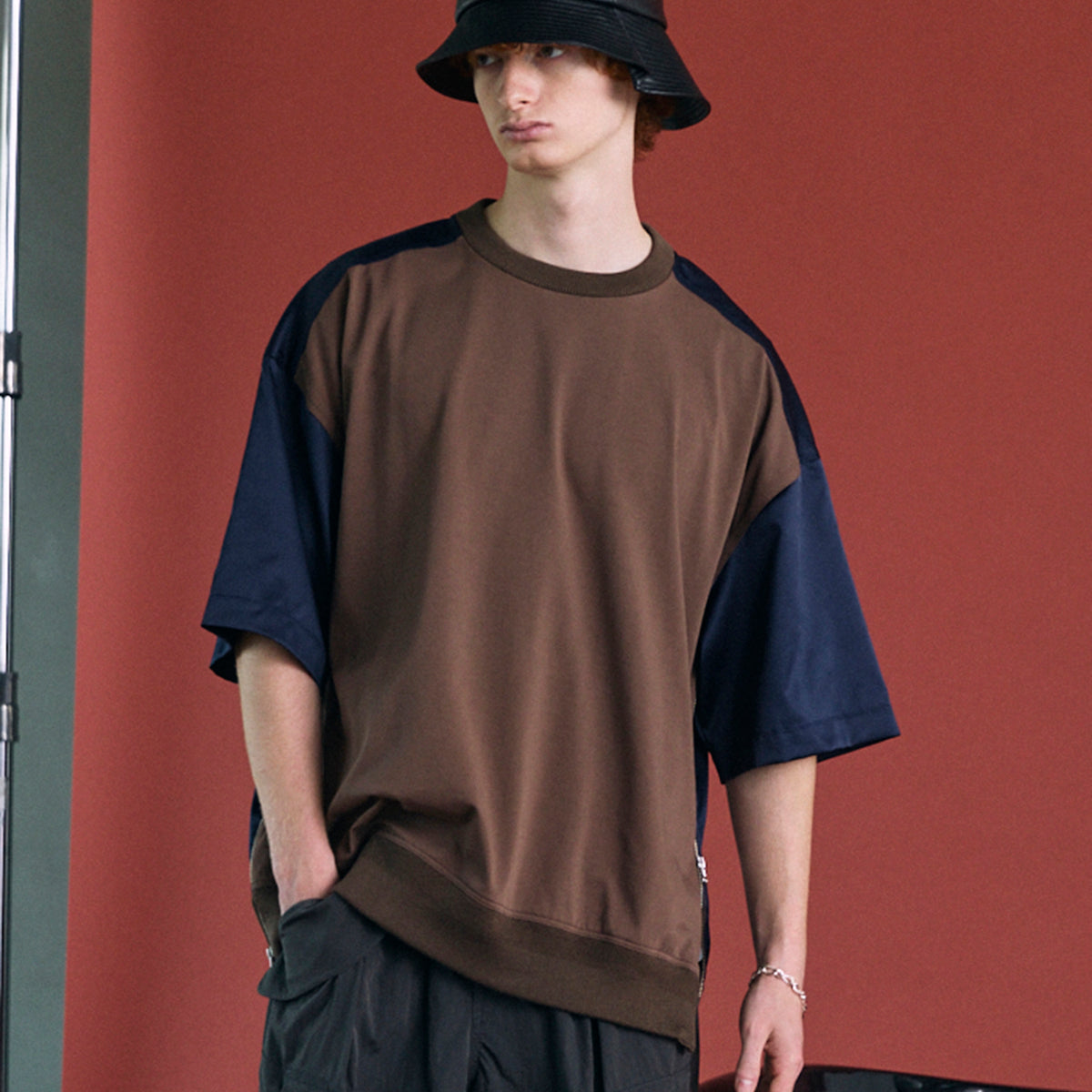 Different Material Docking Prime-Over Side Zip T-Shirt
