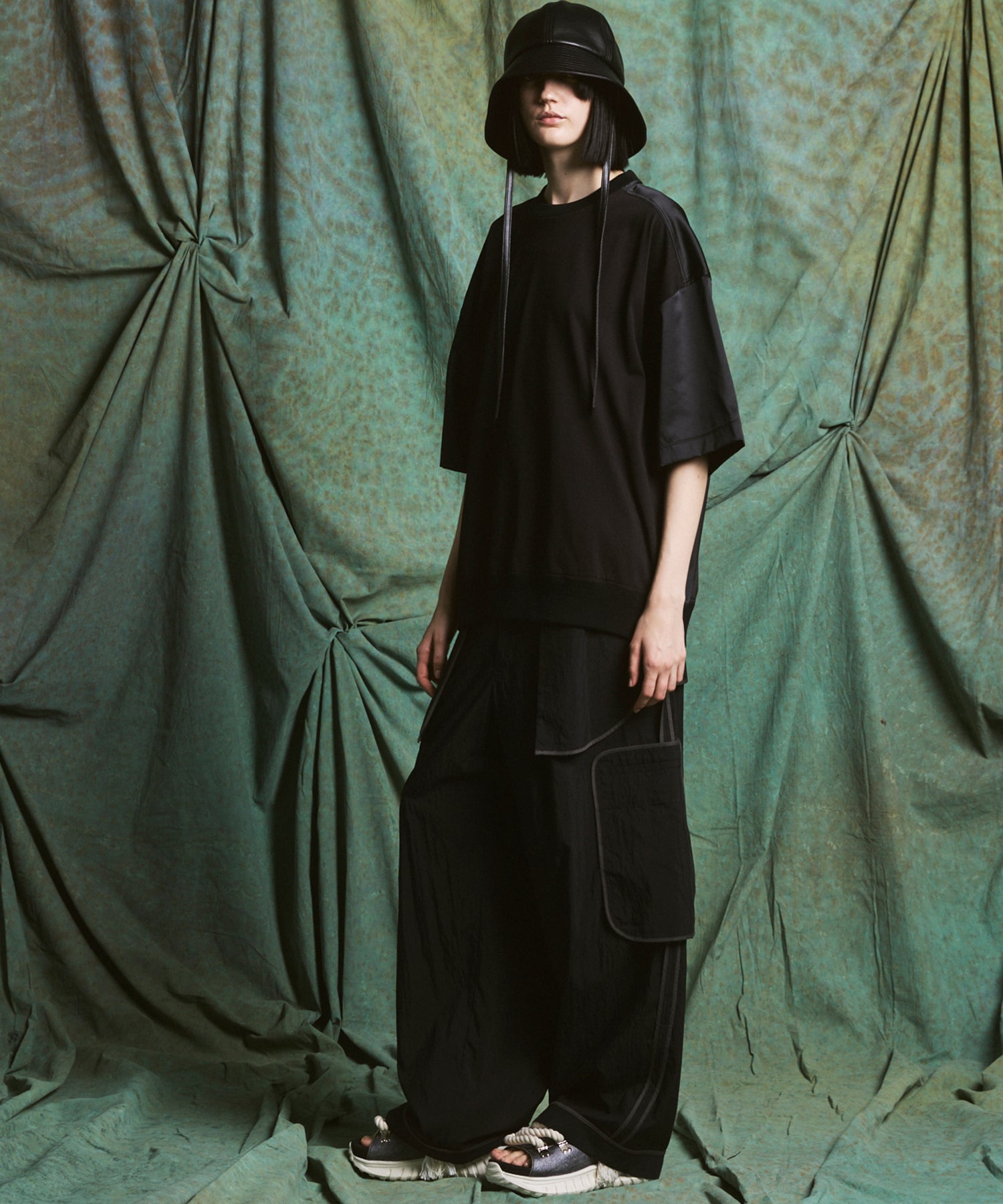 Different Material Docking Prime-Over Side Zip T-Shirt