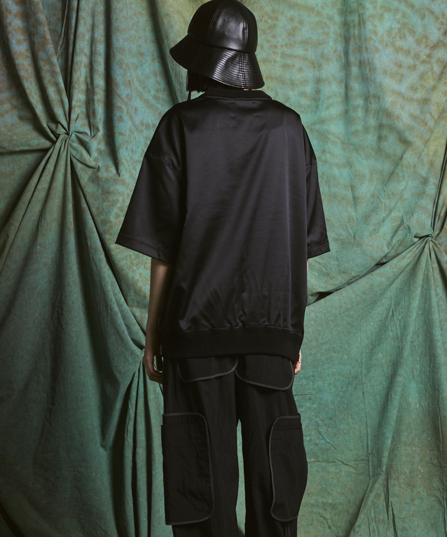 Different Material Docking Prime-Over Side Zip T-Shirt