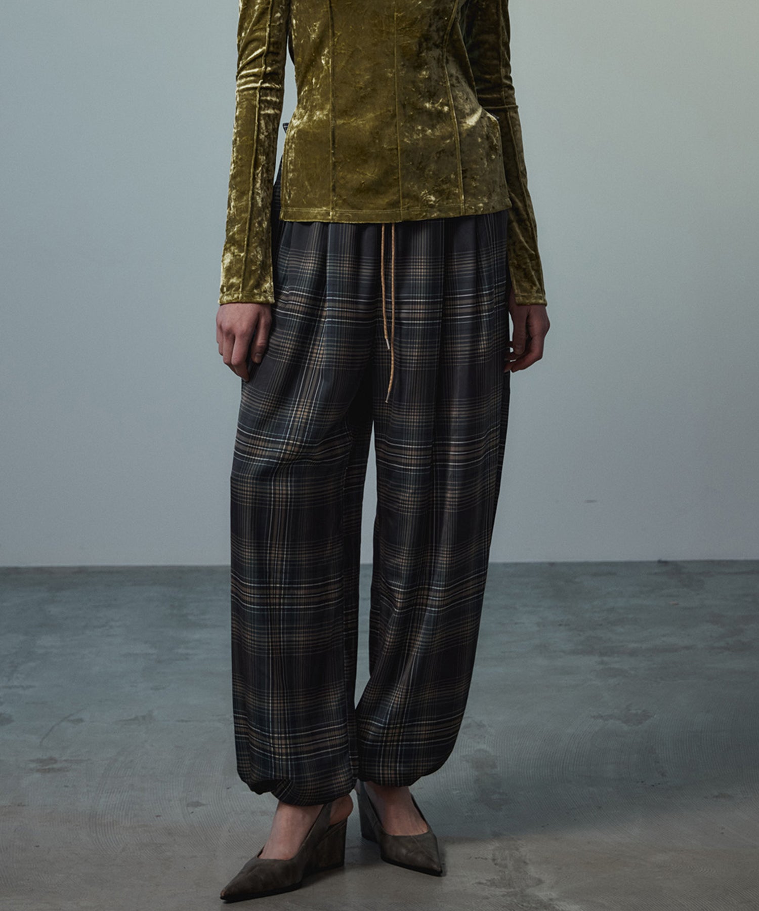 【26AUTUMN PRE-ORDER】Satin Check Easy Pants