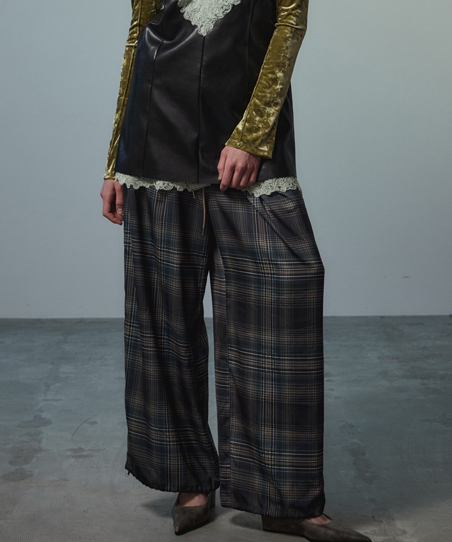 【26AUTUMN PRE-ORDER】Satin Check Easy Pants