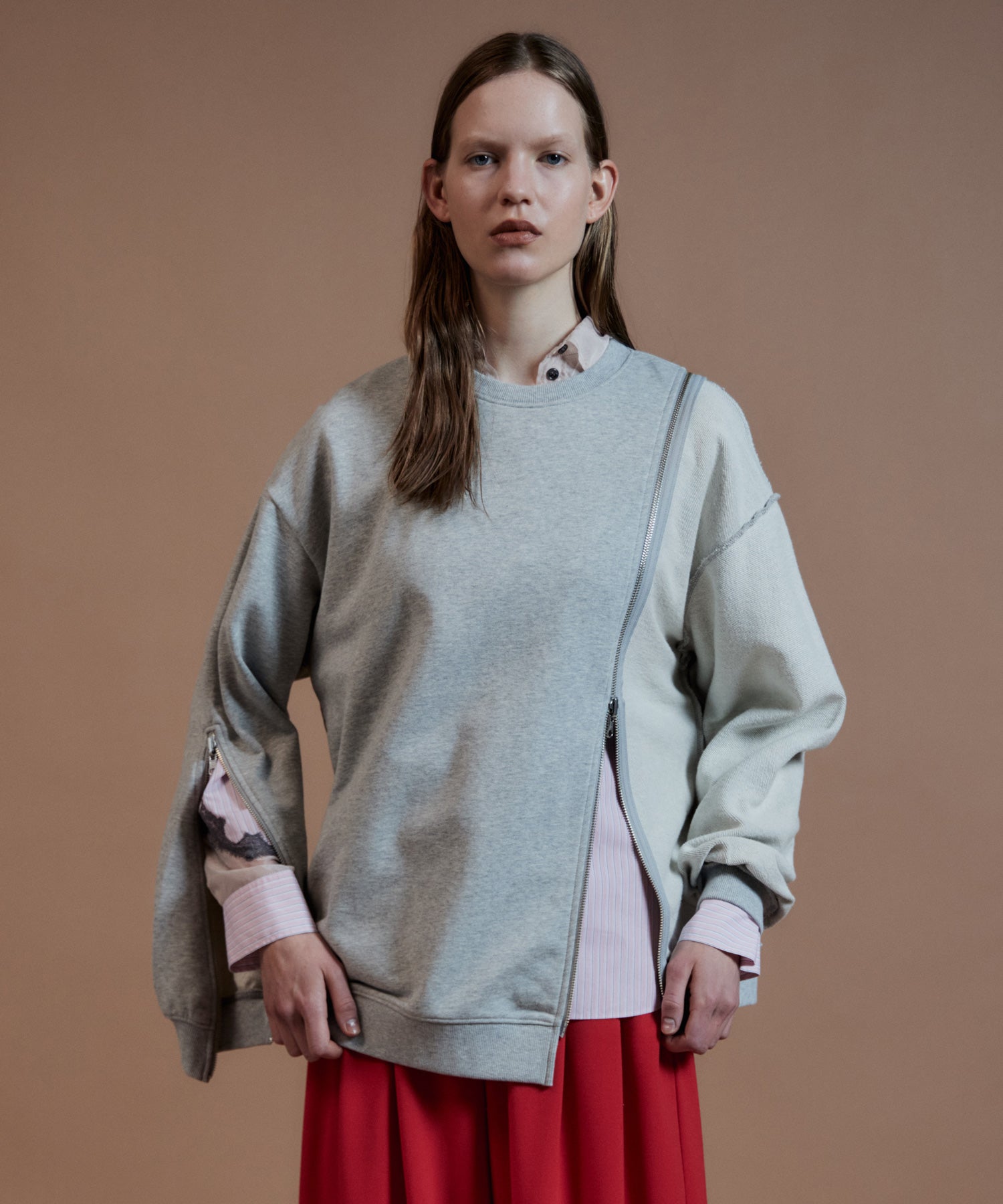 【26AUTUMN PRE-ORDER】Reverse Zipper Sweatshirt