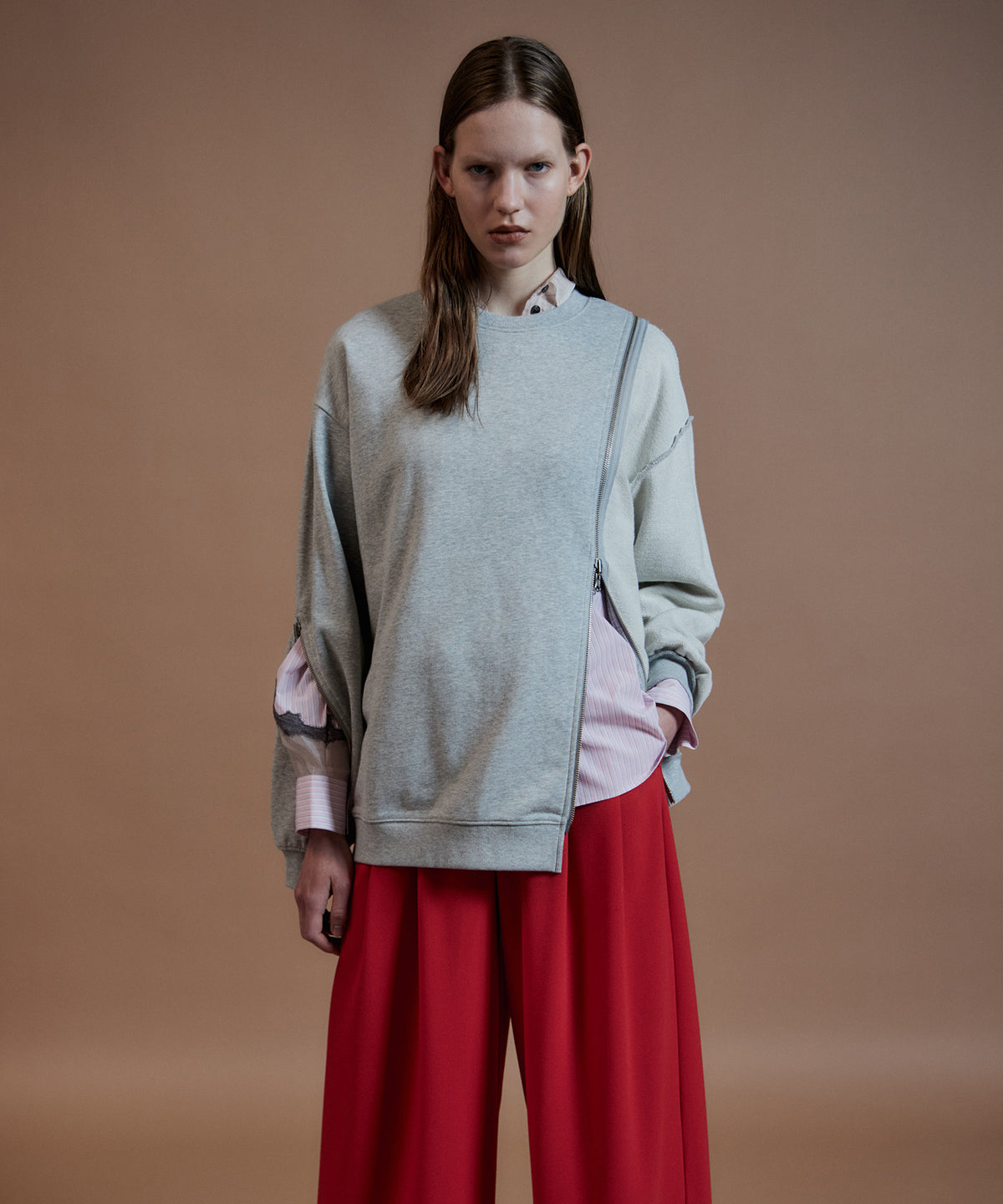 【26AUTUMN PRE-ORDER】Reverse Zipper Sweatshirt