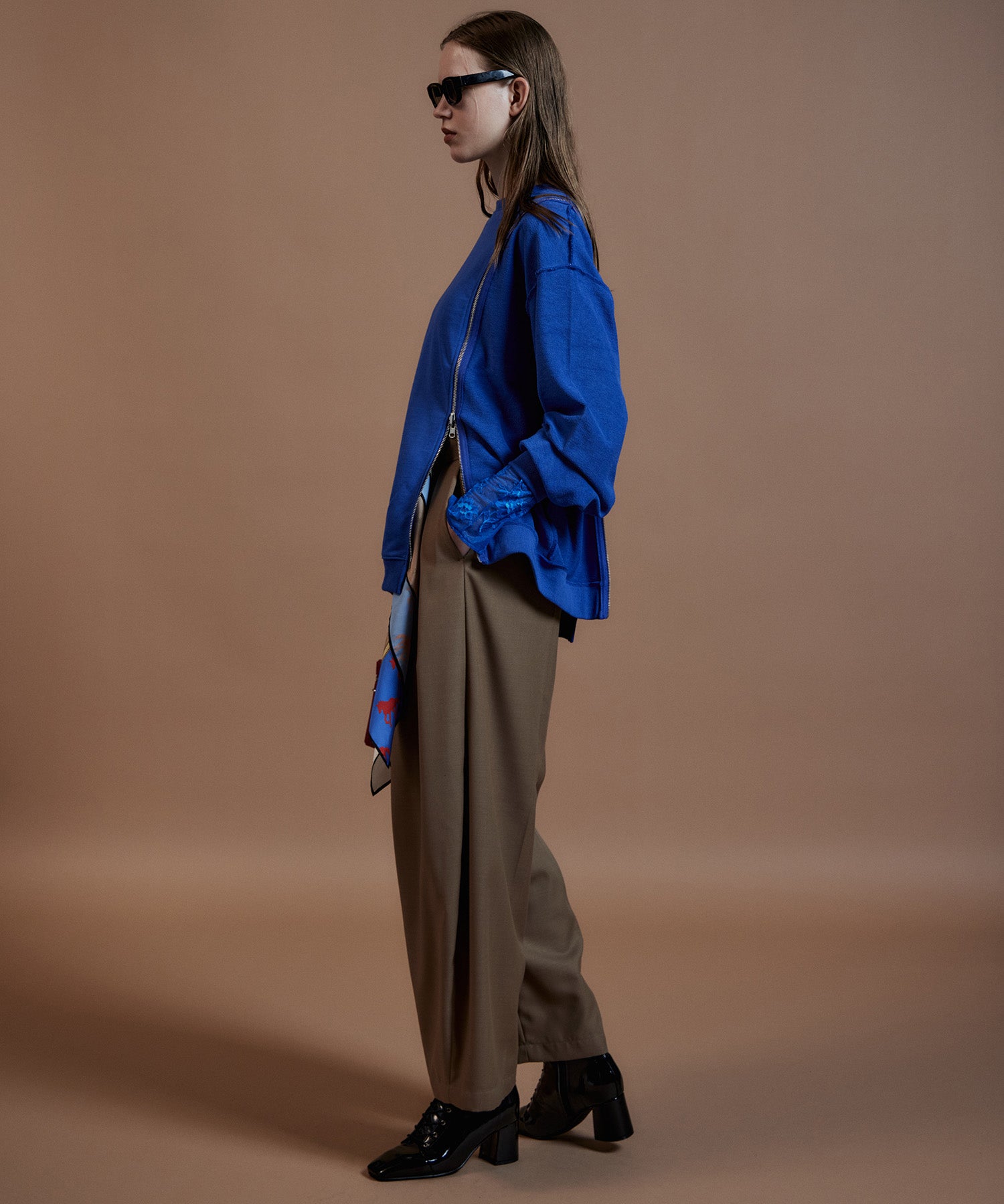 【26AUTUMN PRE-ORDER】Reverse Zipper Sweatshirt