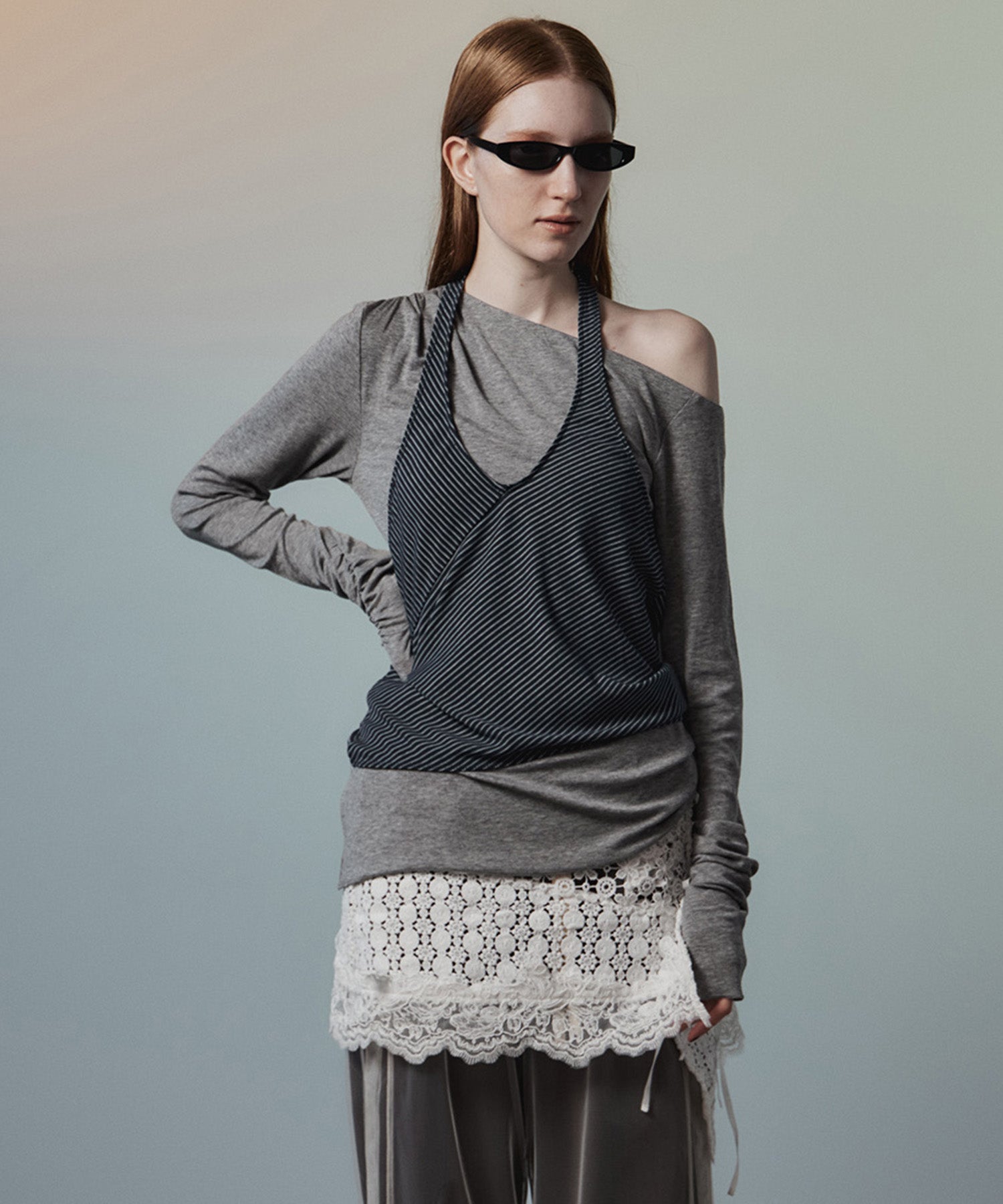 【26AUTUMN PRE-ORDER】Border Halter Layered Off-Shoulder Top