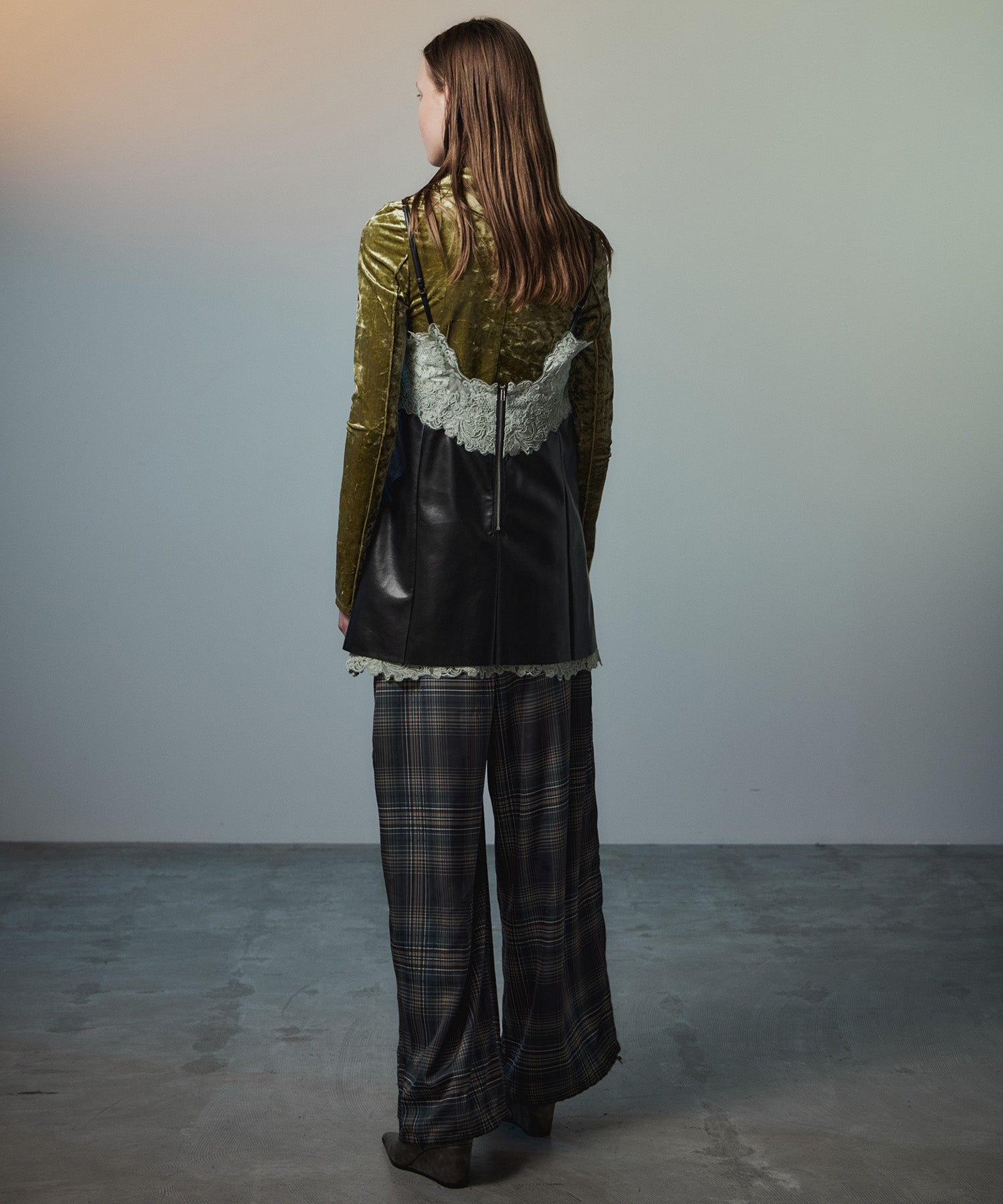 【26AUTUMN PRE-ORDER】Lace-Trim Vegan Leather Tunic