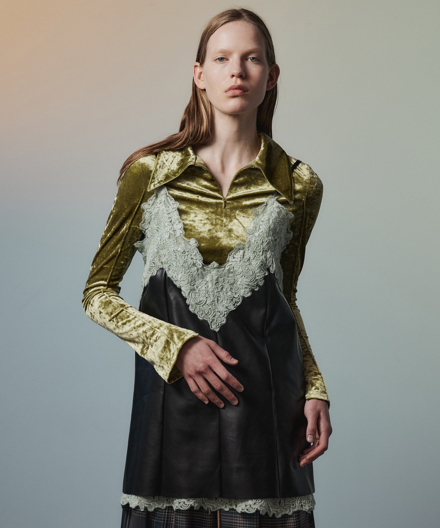 【26AUTUMN PRE-ORDER】Lace-Trim Vegan Leather Tunic