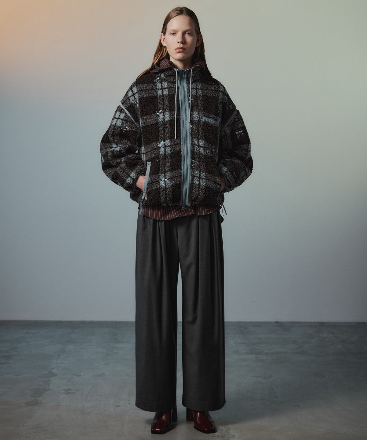 【26AUTUMN PRE-ORDER】Flower Embroidery Boa Blouson