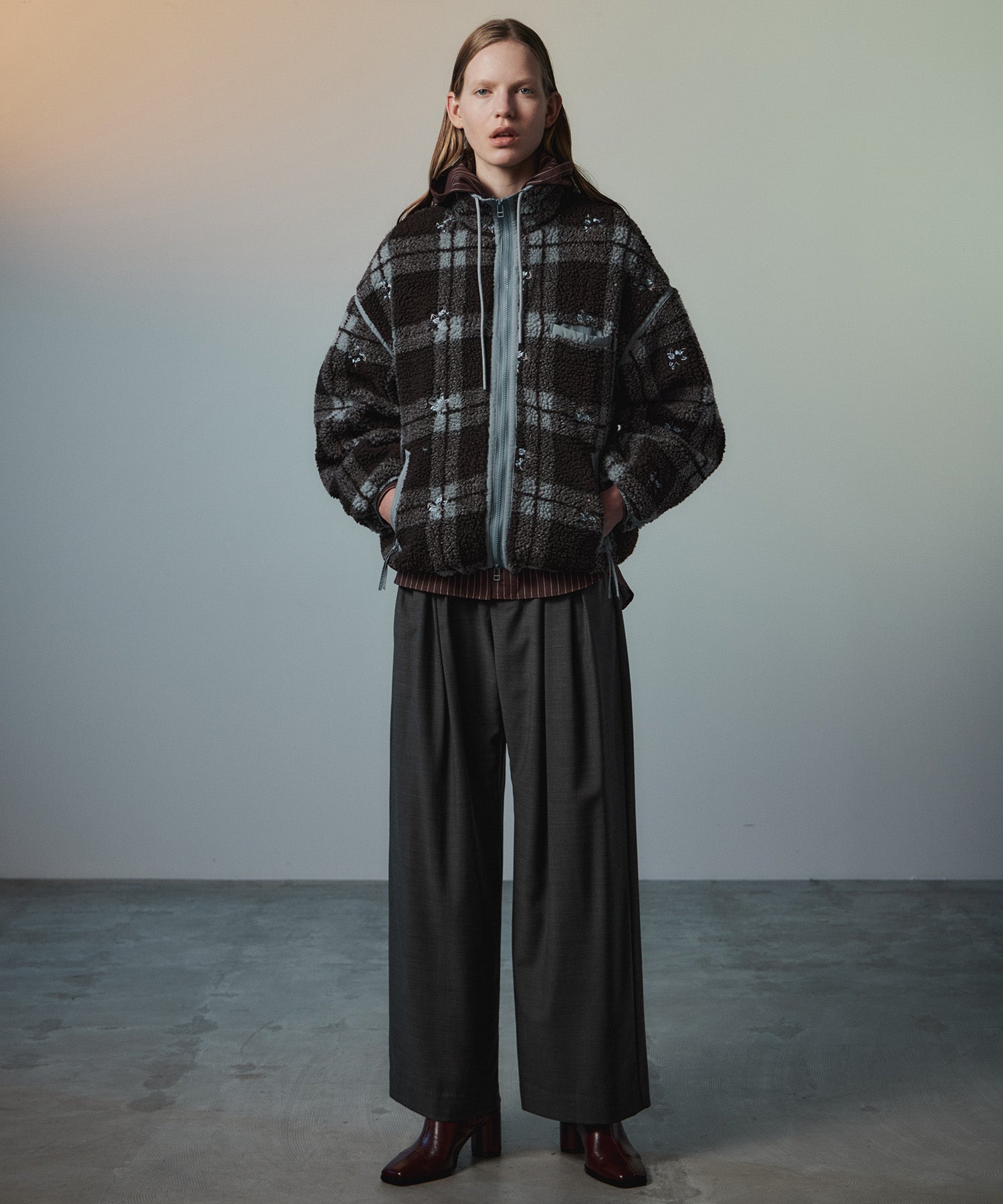 【26AUTUMN PRE-ORDER】Flower Embroidery Boa Blouson