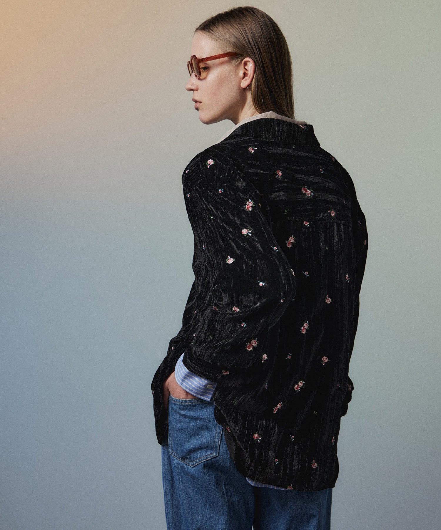 【26AUTUMN PRE-ORDER】Flower Embroidery Velour Overshirt