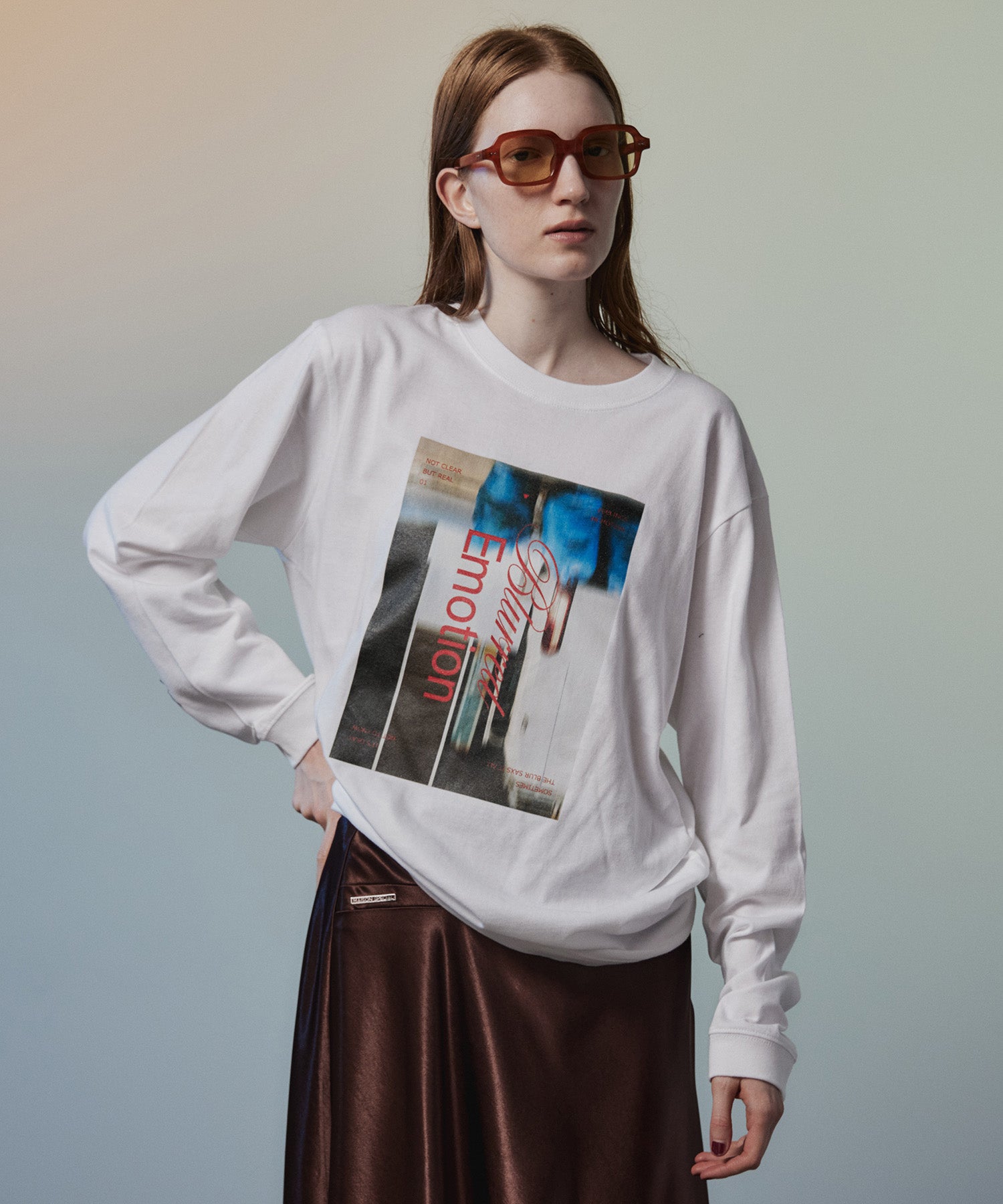 【26AUTUMN PRE-ORDER】Blurred Emotion Logo Print Long Sleeve T-Shirt