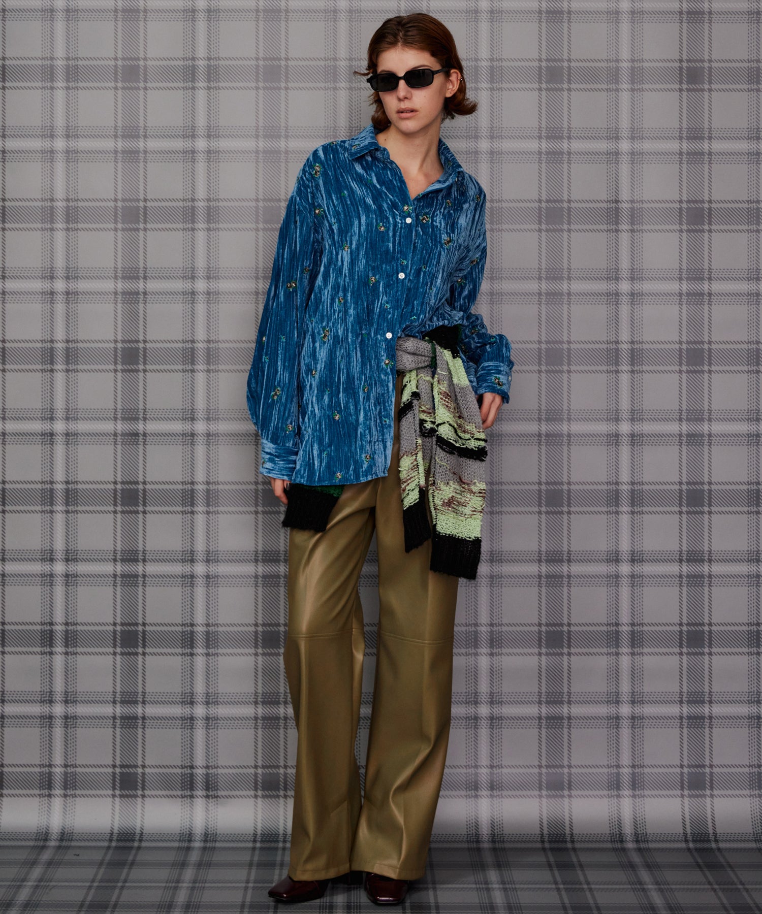 【26AUTUMN PRE-ORDER】Flower Embroidery Velour Overshirt