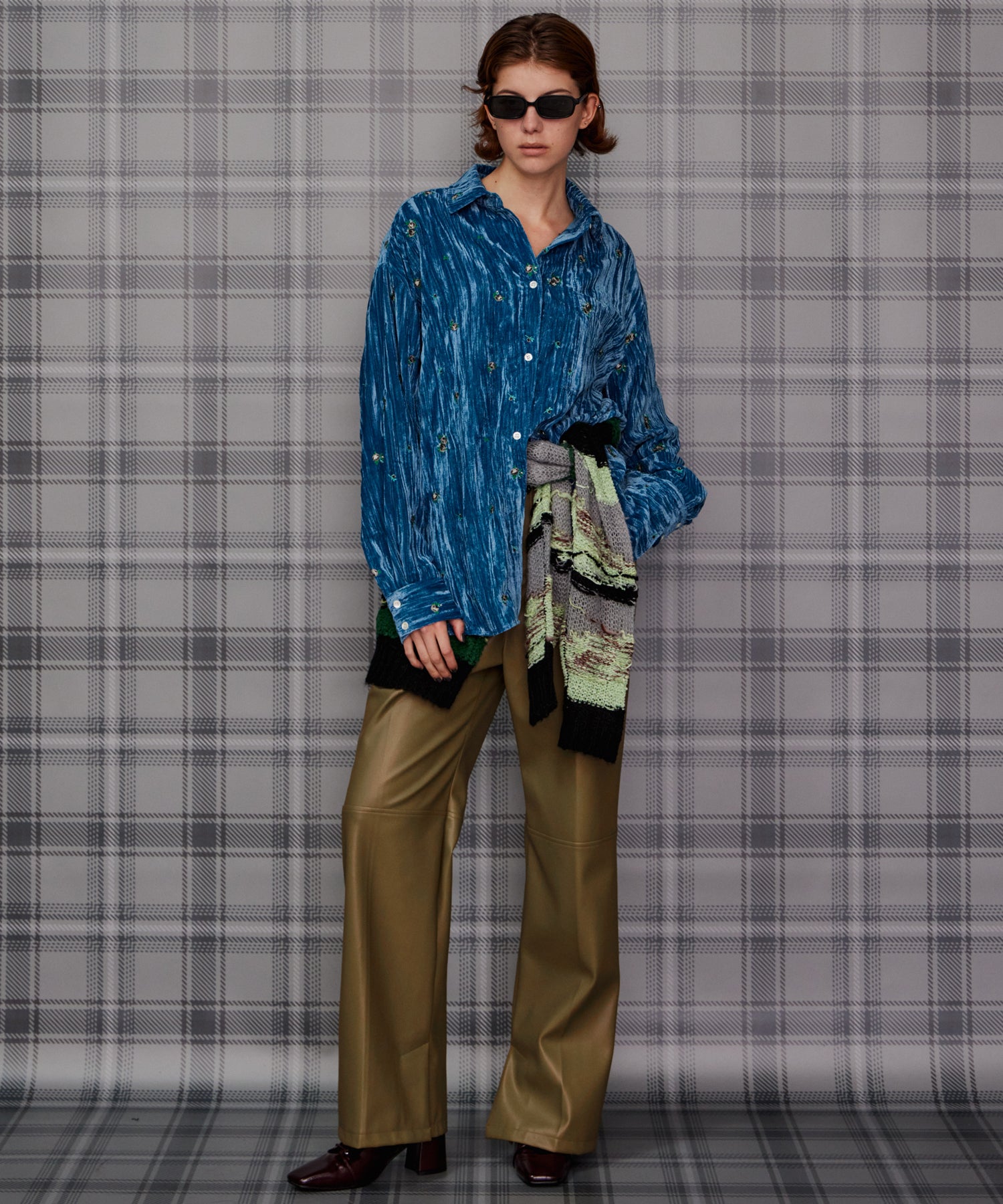【26AUTUMN PRE-ORDER】Flower Embroidery Velour Overshirt