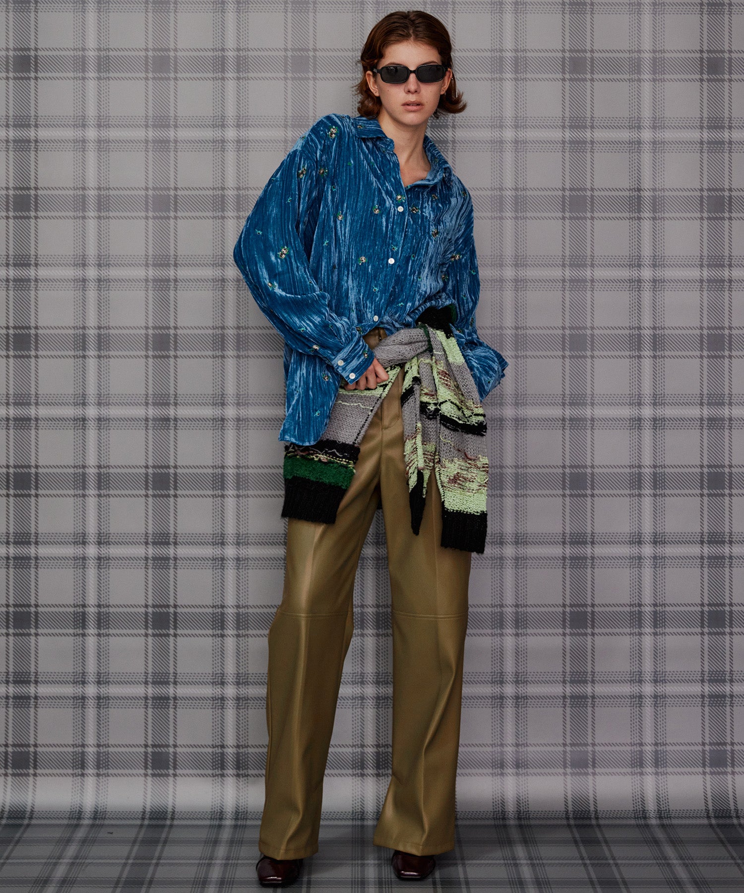 【26AUTUMN PRE-ORDER】Flower Embroidery Velour Overshirt