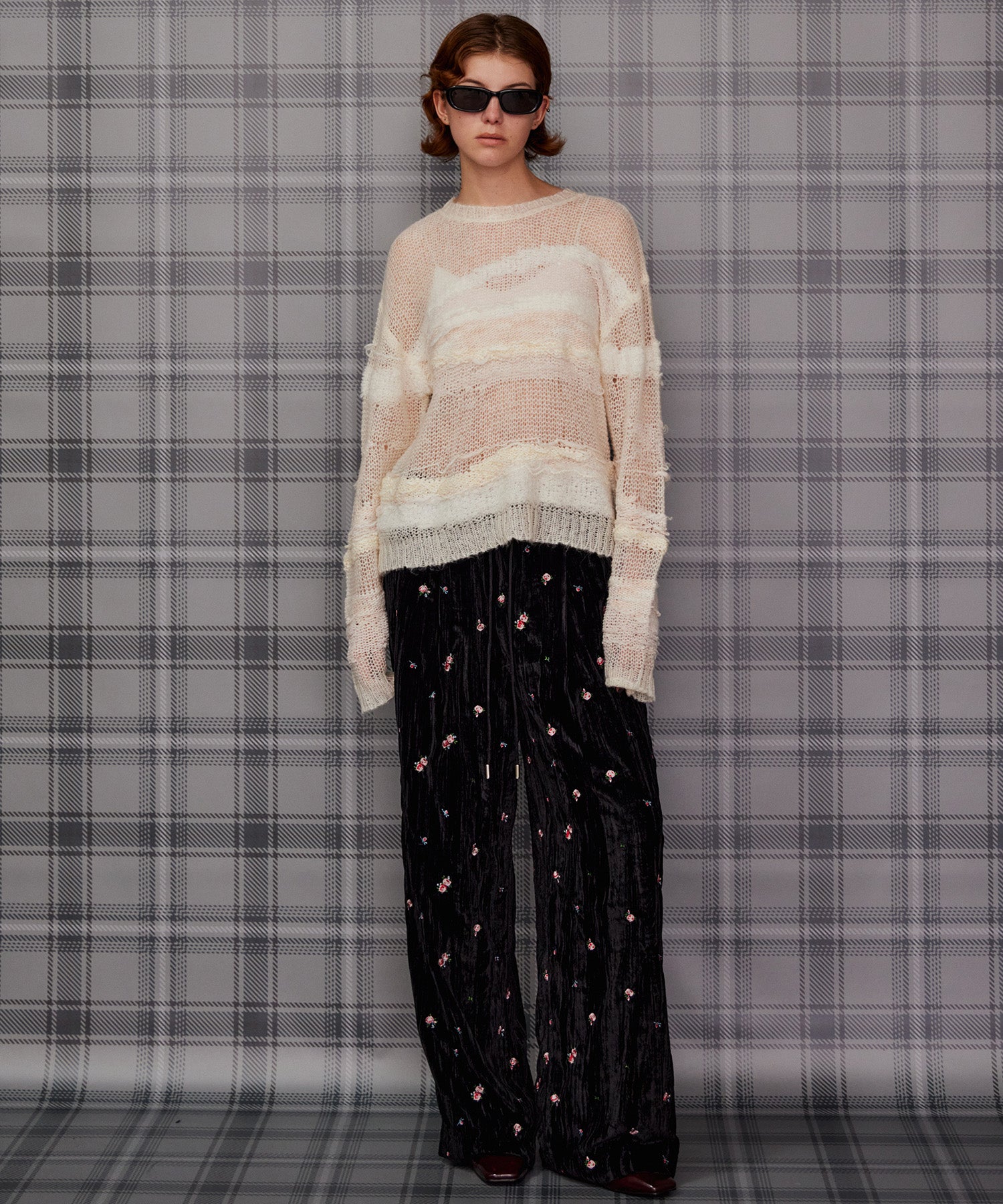 【26AUTUMN PRE-ORDER】Flower Embroidery Velour Easy Pants