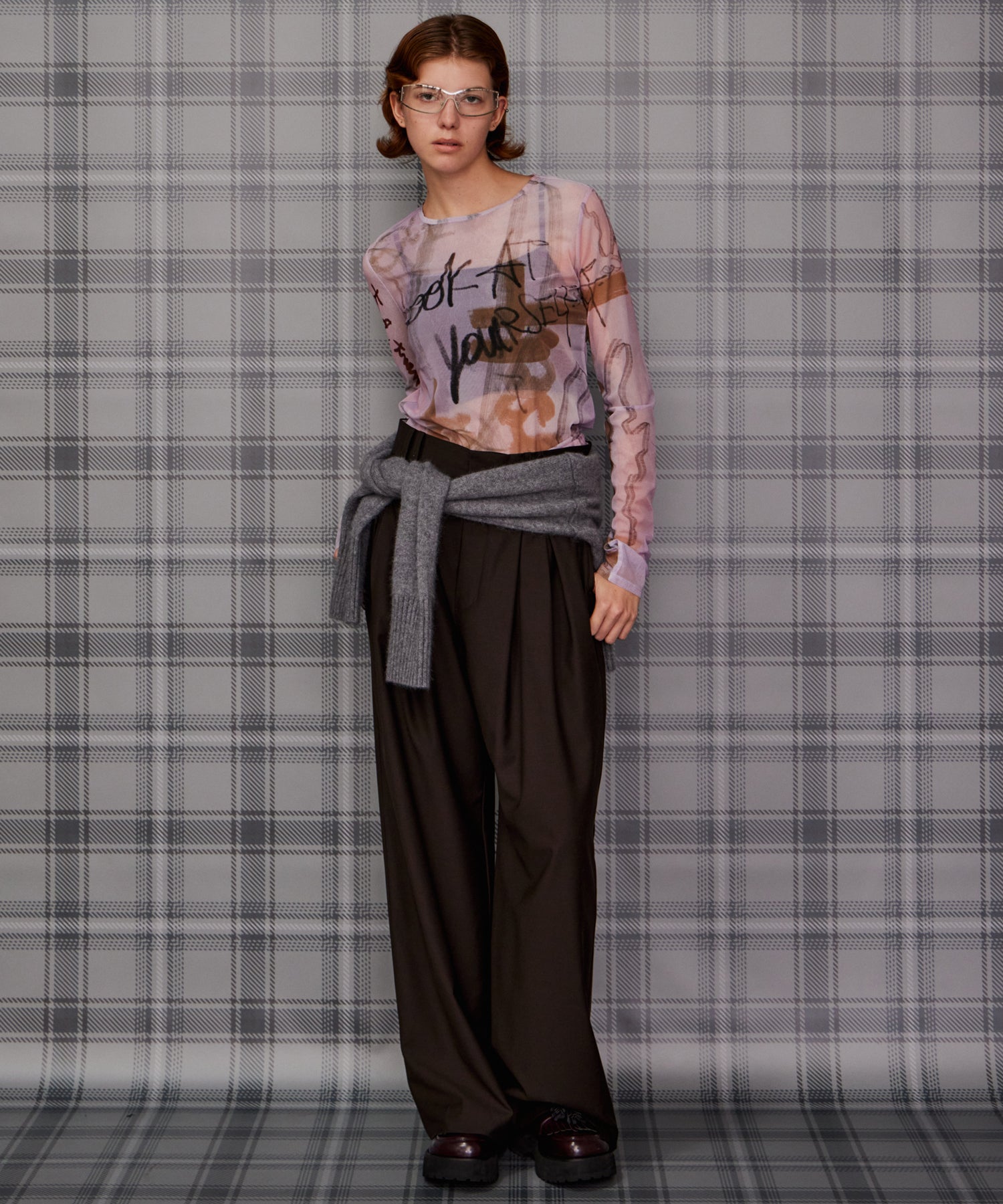 【26AUTUMN PRE-ORDER】Look at Yourself Logo Sheer Top