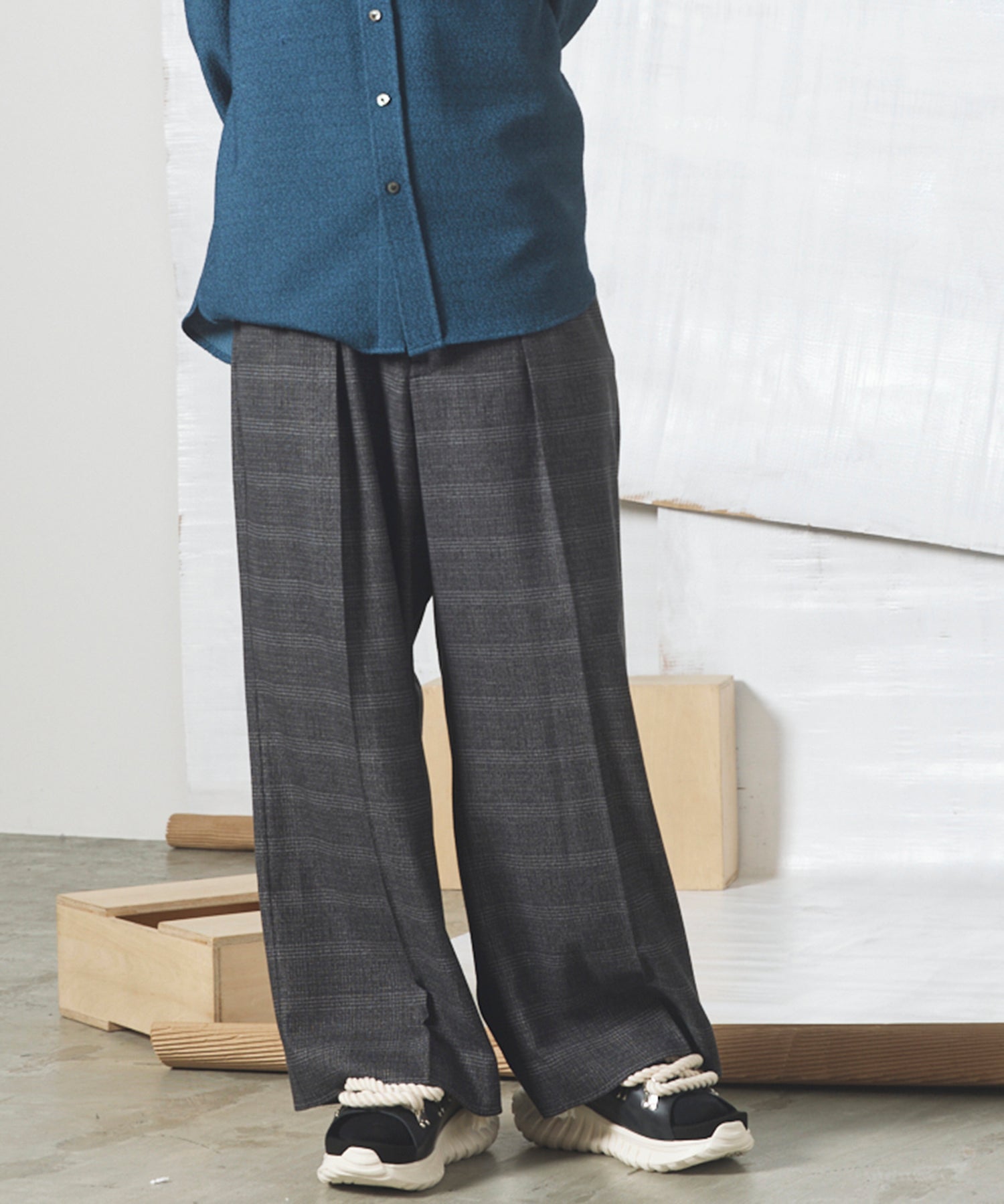 [26AW PRE-ORDER] Butcher fabric prime wide one tuck slacks