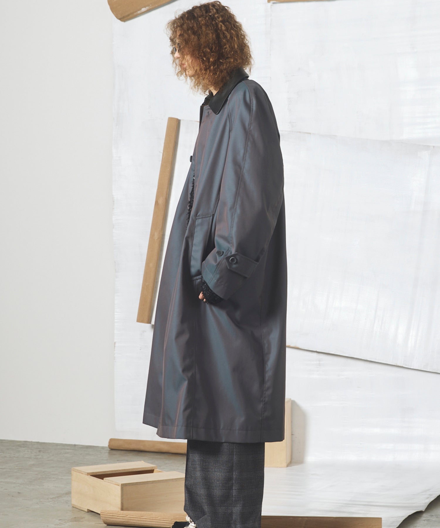 【26AW PRE-ORDER】120/2/2 Suvin Cotton Gabardine Prime-Over Leather Collar Balmacaan Coat