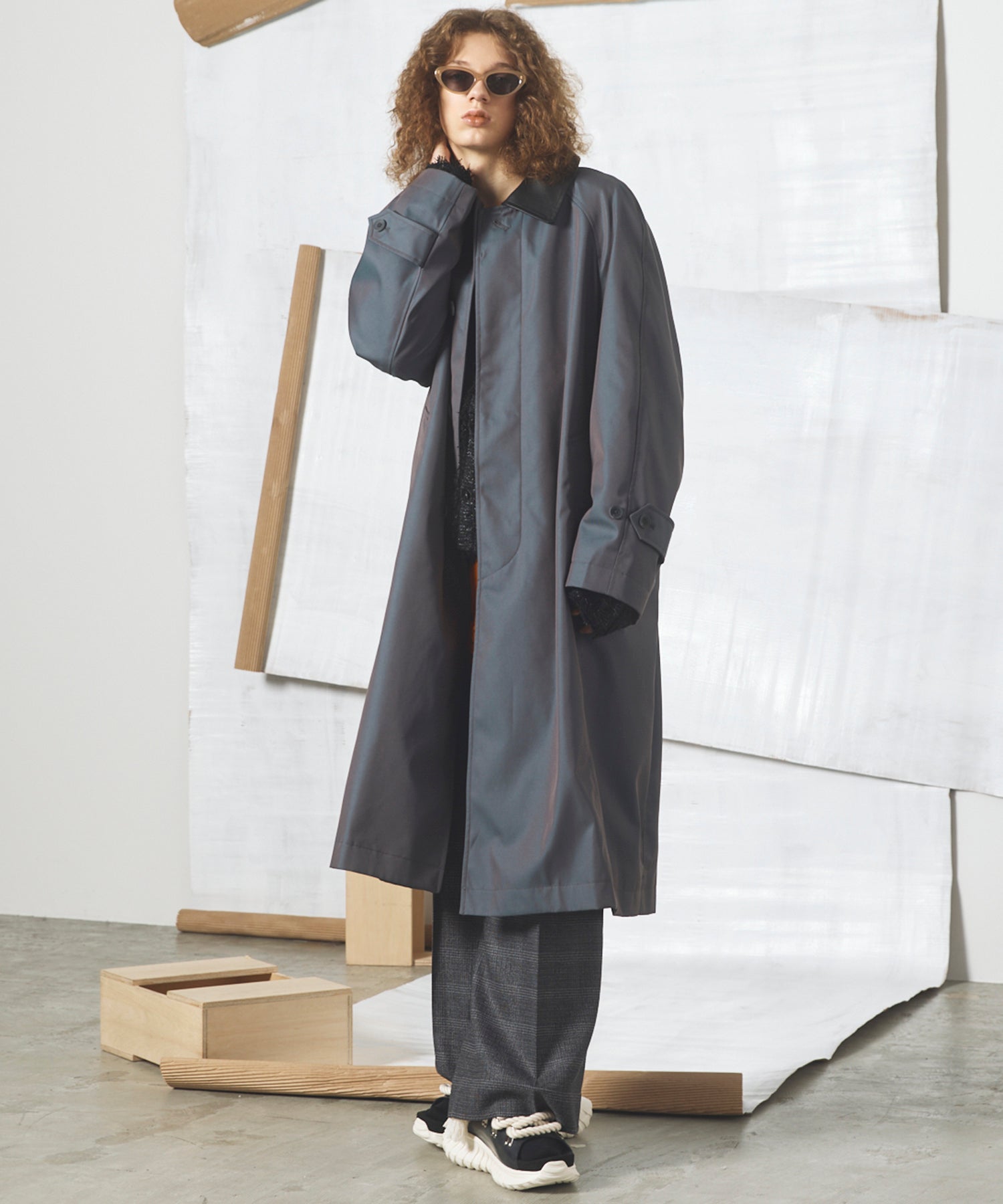 【26AW PRE-ORDER】120/2/2 Suvin Cotton Gabardine Prime-Over Leather Collar Balmacaan Coat