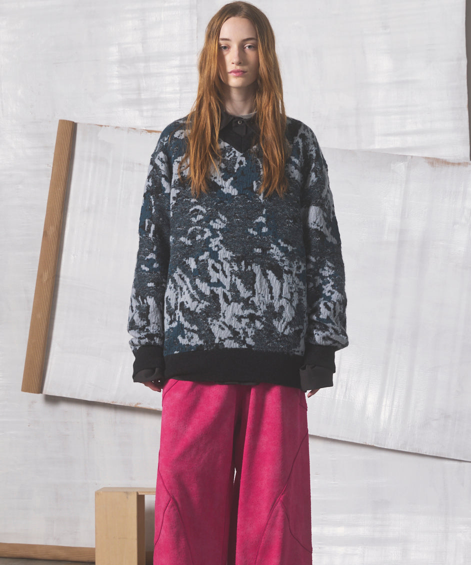【26AW PRE-ORDER】Abstract Pattern Prime-Over V-neck Knit Tops