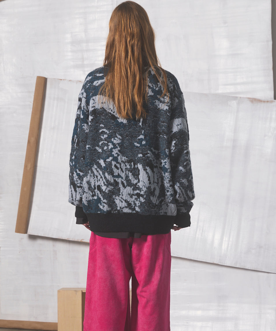【26AW PRE-ORDER】Abstract Pattern Prime-Over V-neck Knit Tops