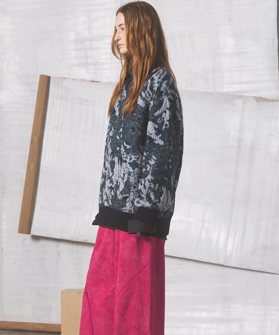 【26AW PRE-ORDER】Abstract Pattern Prime-Over V-neck Knit Tops