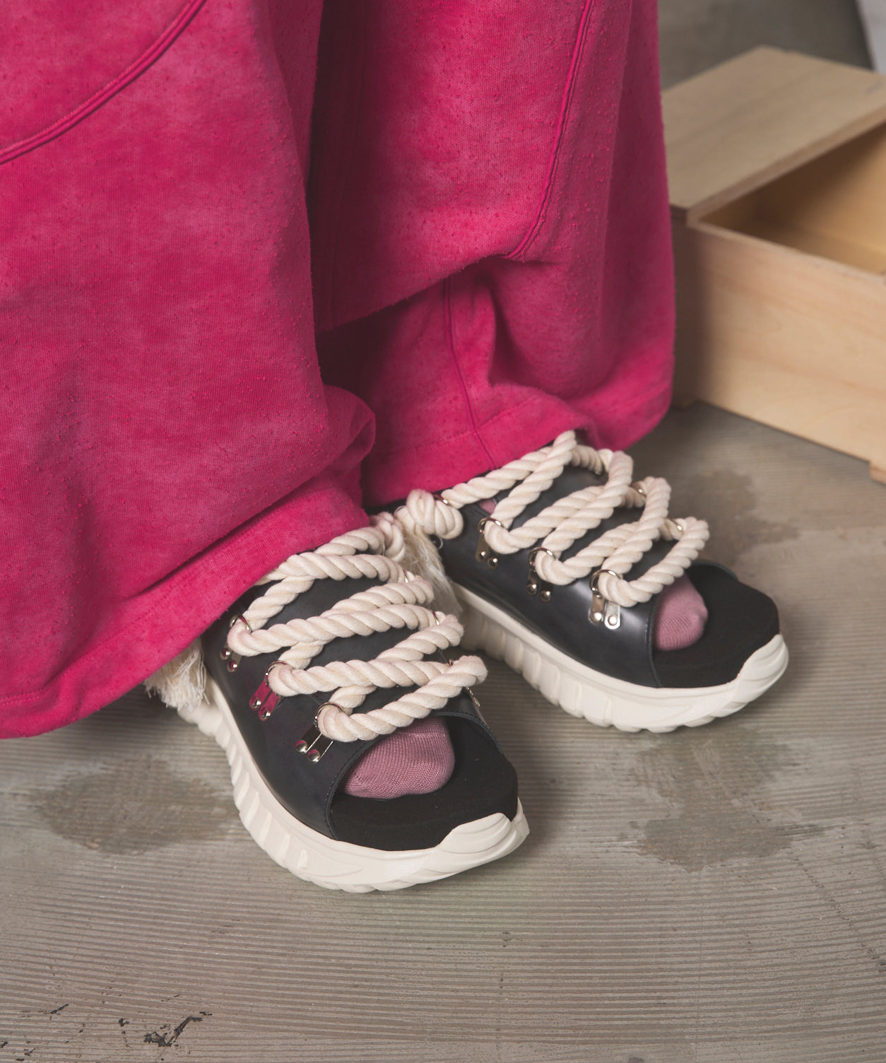 【SPECIAL SHOES FACTORY COLLABORATION】Dog Ear Lace-up Platform Sandals
