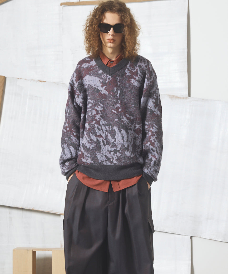 【26AW PRE-ORDER】Abstract Pattern Prime-Over V-neck Knit Tops