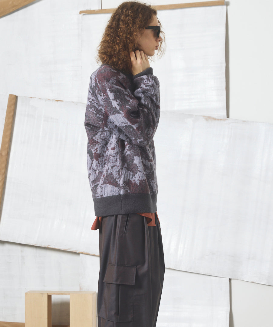 【26AW PRE-ORDER】Abstract Pattern Prime-Over V-neck Knit Tops