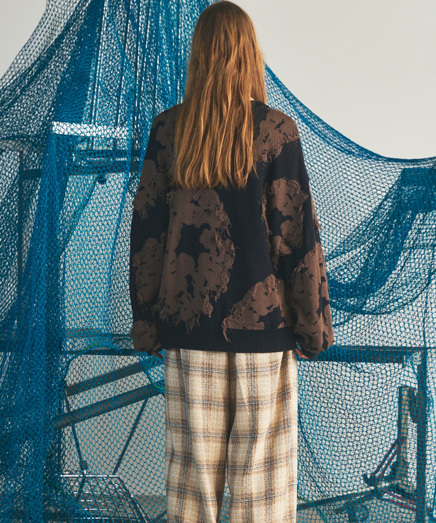 【26AW PRE-ORDER】Fringe Cut Jacquard Prime-Over Flower Pattern Knit Sweater