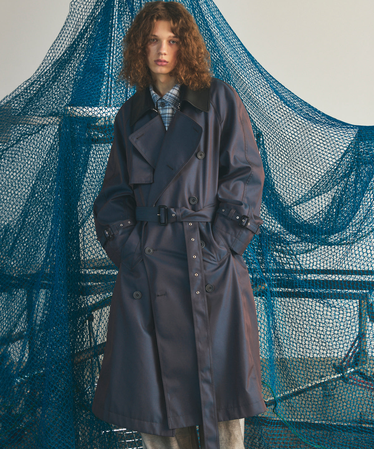 【26AW PRE-ORDER】120/2/2 Suvin Cotton Gabardine Prime-Over Leather Collar Trench Coat