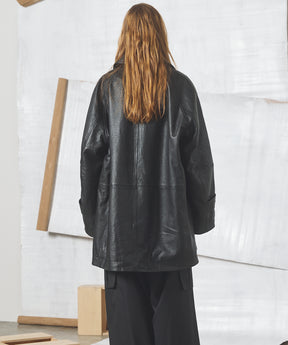 【26AW PRE-ORDER】Grain Leather Prime-Over Front Button Single Raglan Half Coat