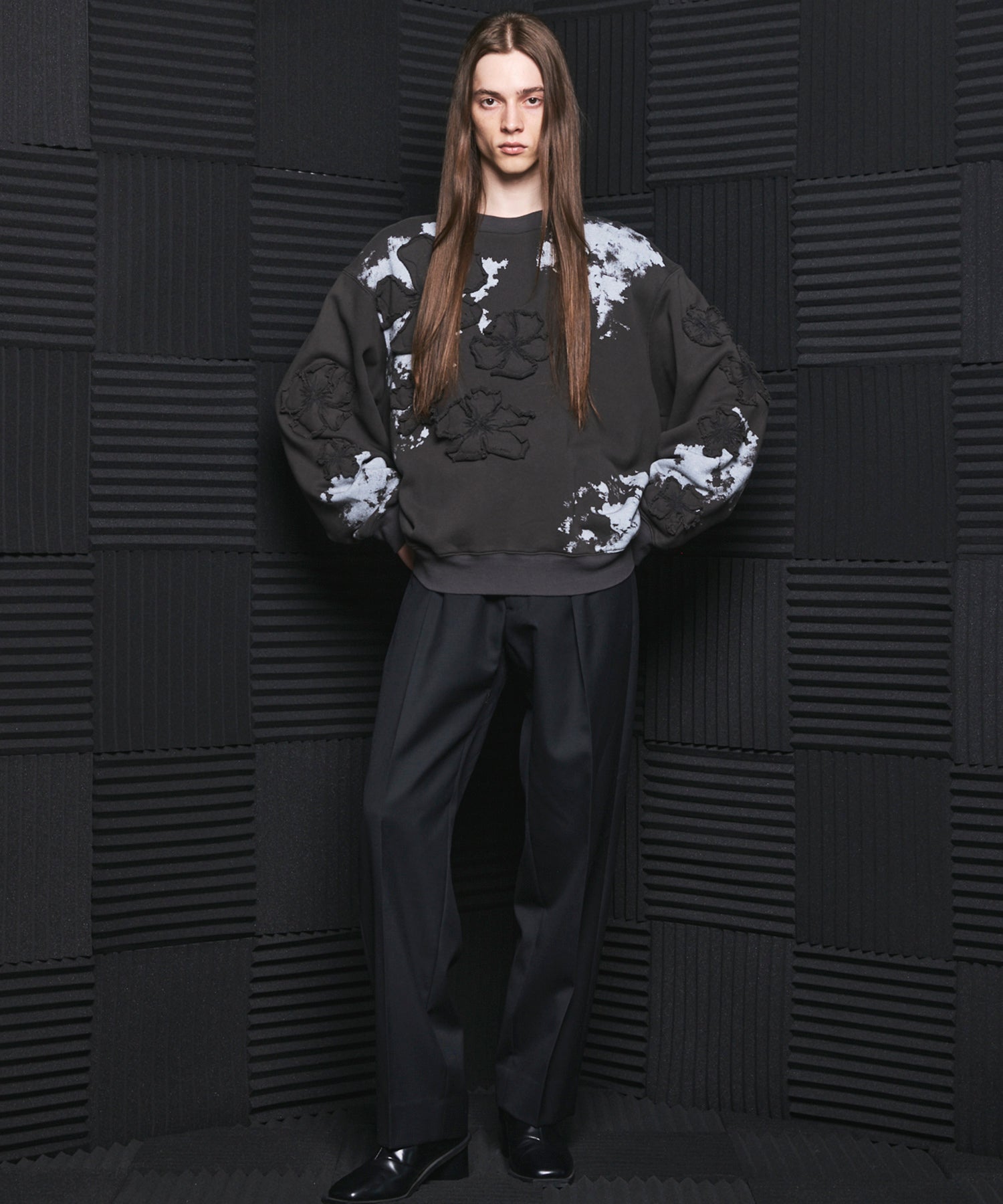 【26AW PRE-ORDER】Flower Patch Prime-Over Crew Neck Sweatshirt