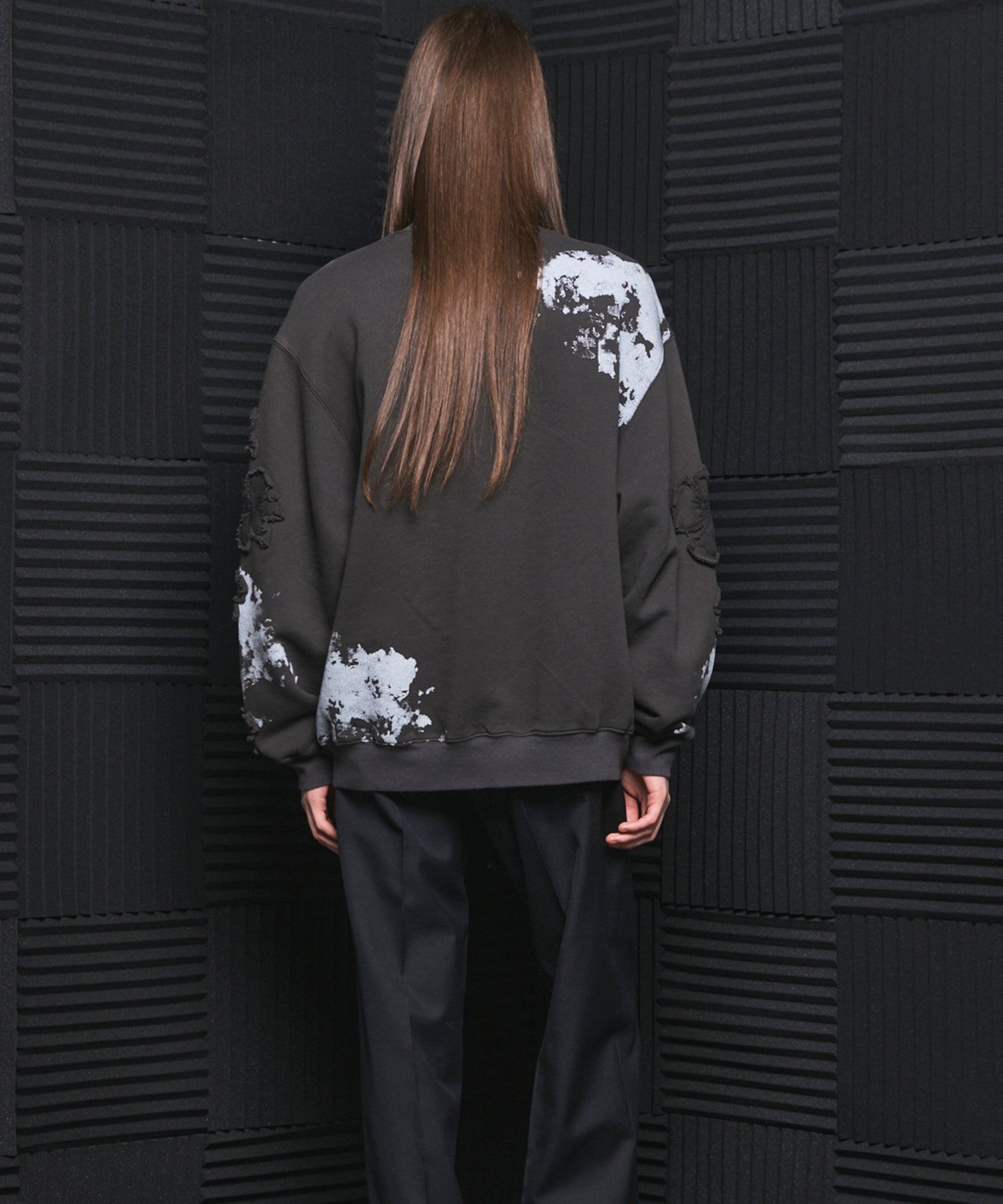 【26AW PRE-ORDER】Flower Patch Prime-Over Crew Neck Sweatshirt