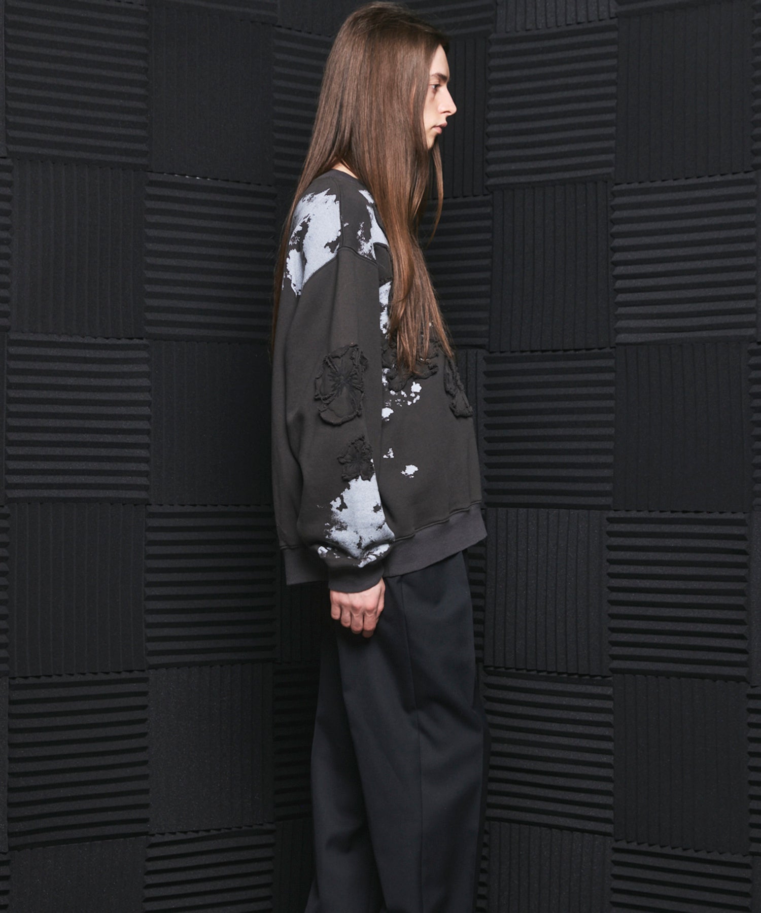 【26AW PRE-ORDER】Flower Patch Prime-Over Crew Neck Sweatshirt