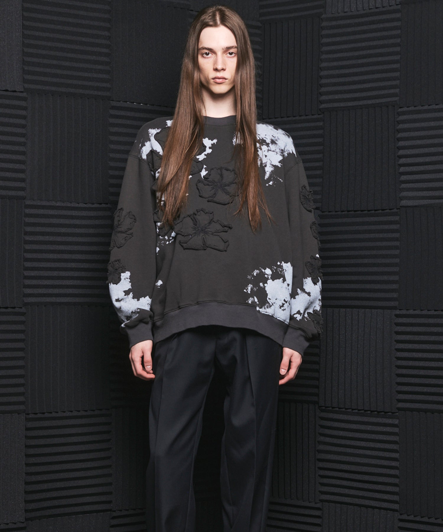 【26AW PRE-ORDER】Flower Patch Prime-Over Crew Neck Sweatshirt
