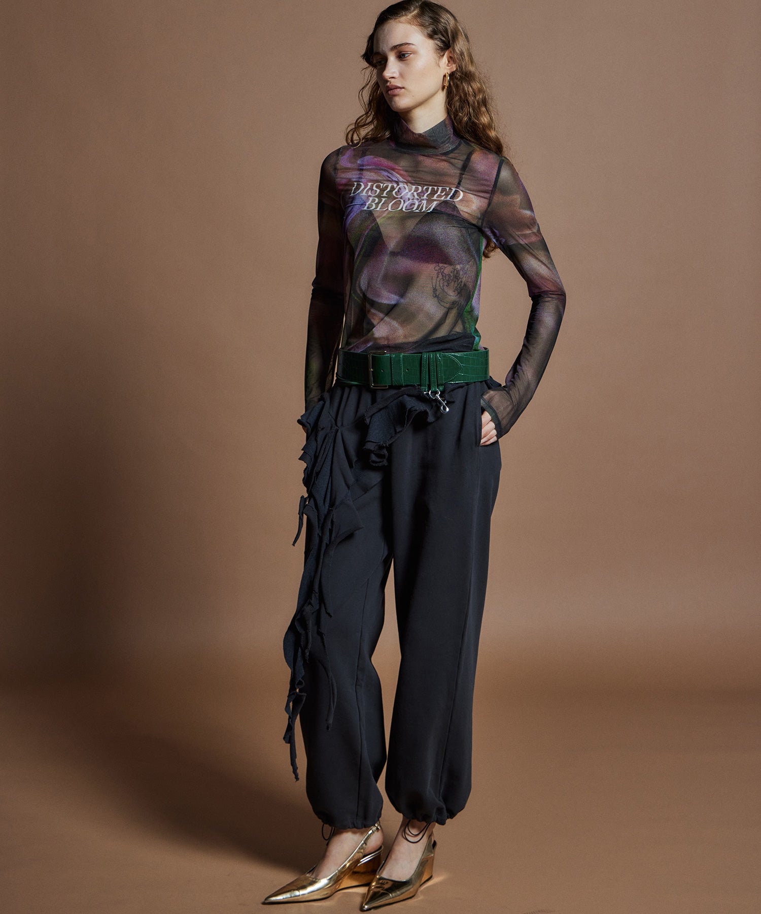 【26WINTER PRE-ORDER】DISTORTED BLOOM Logo Sheer Top